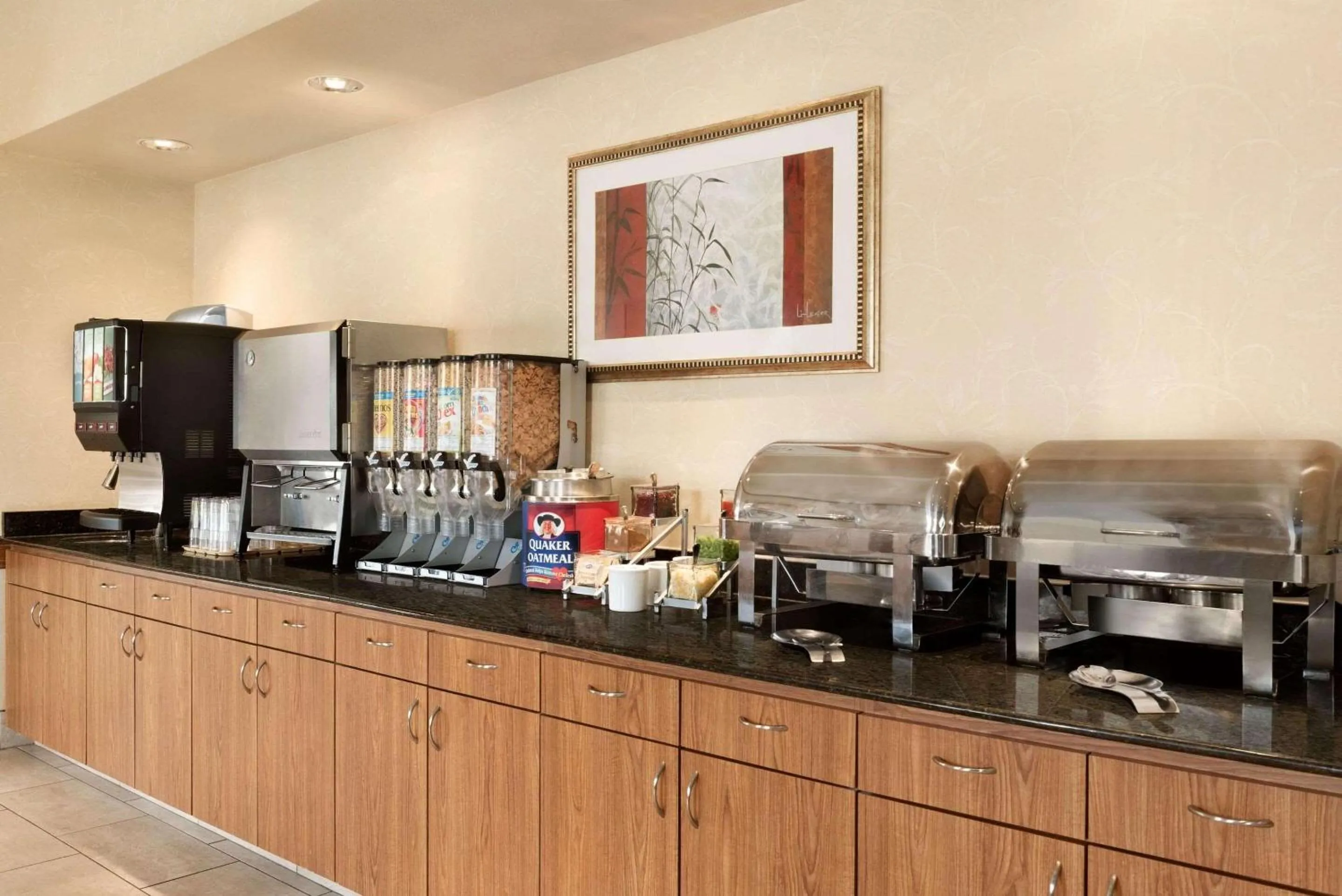 Breakfast in Country Inn & Suites by Radisson, Chanhassen, MN