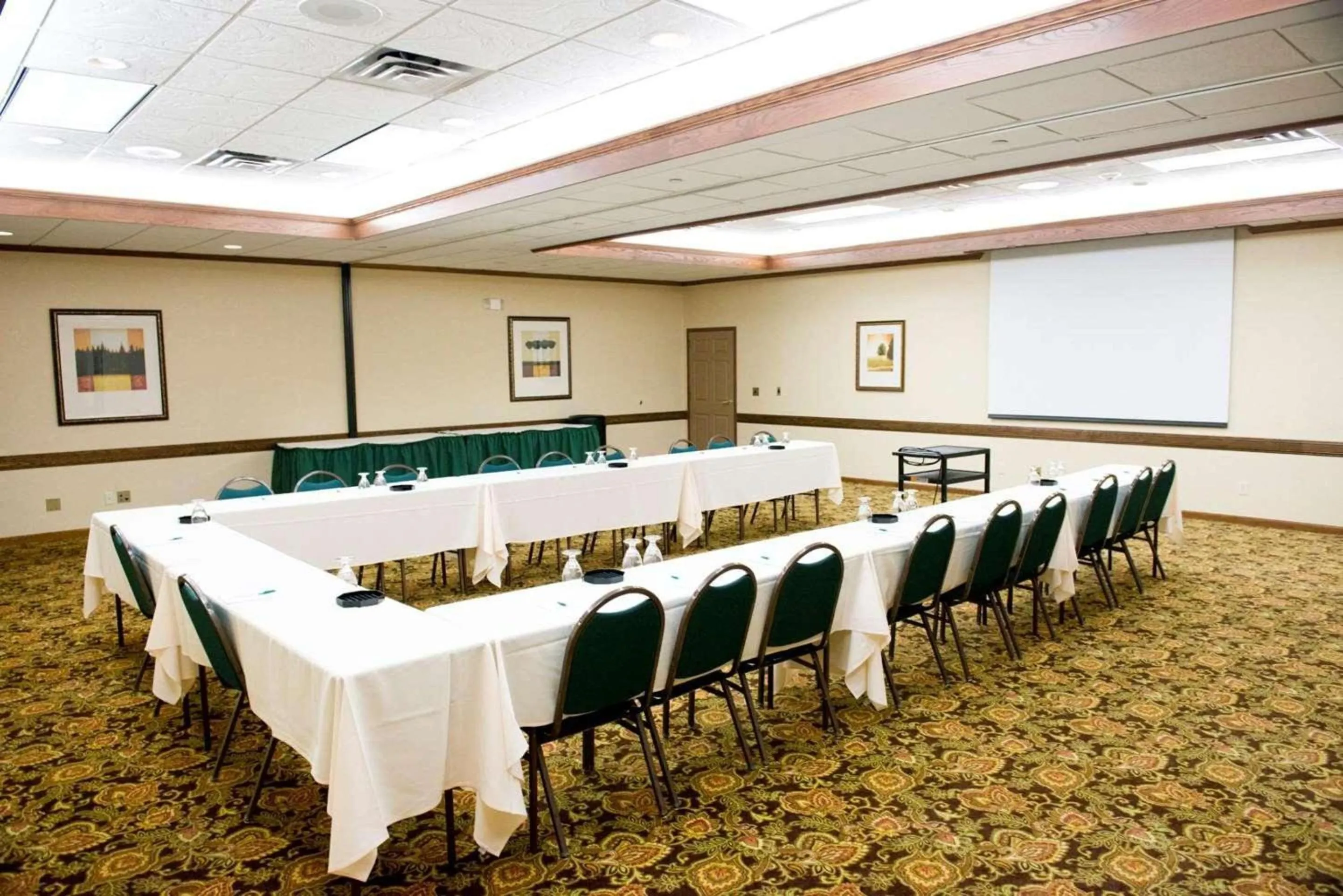 Meeting/conference room in Country Inn & Suites by Radisson, Chanhassen, MN