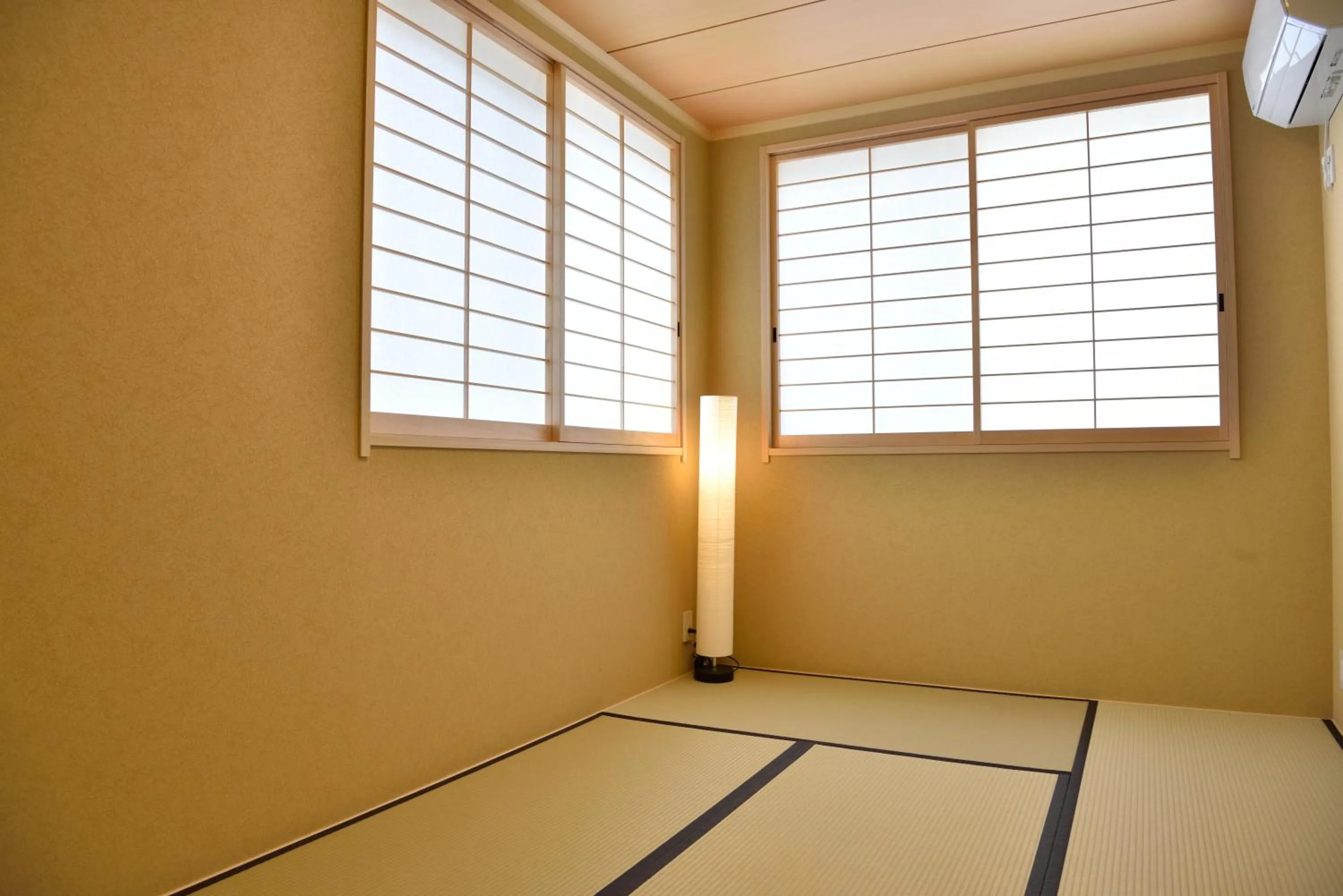 Photo of the whole room in ShukuShuku