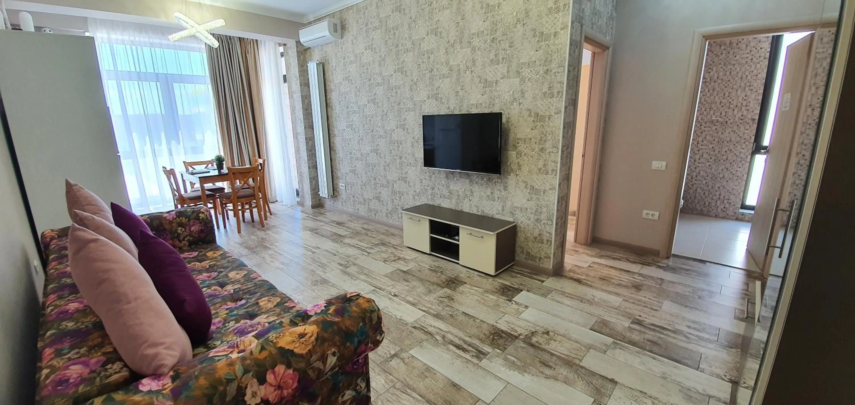 TV and multimedia in Lotus 7 Silver