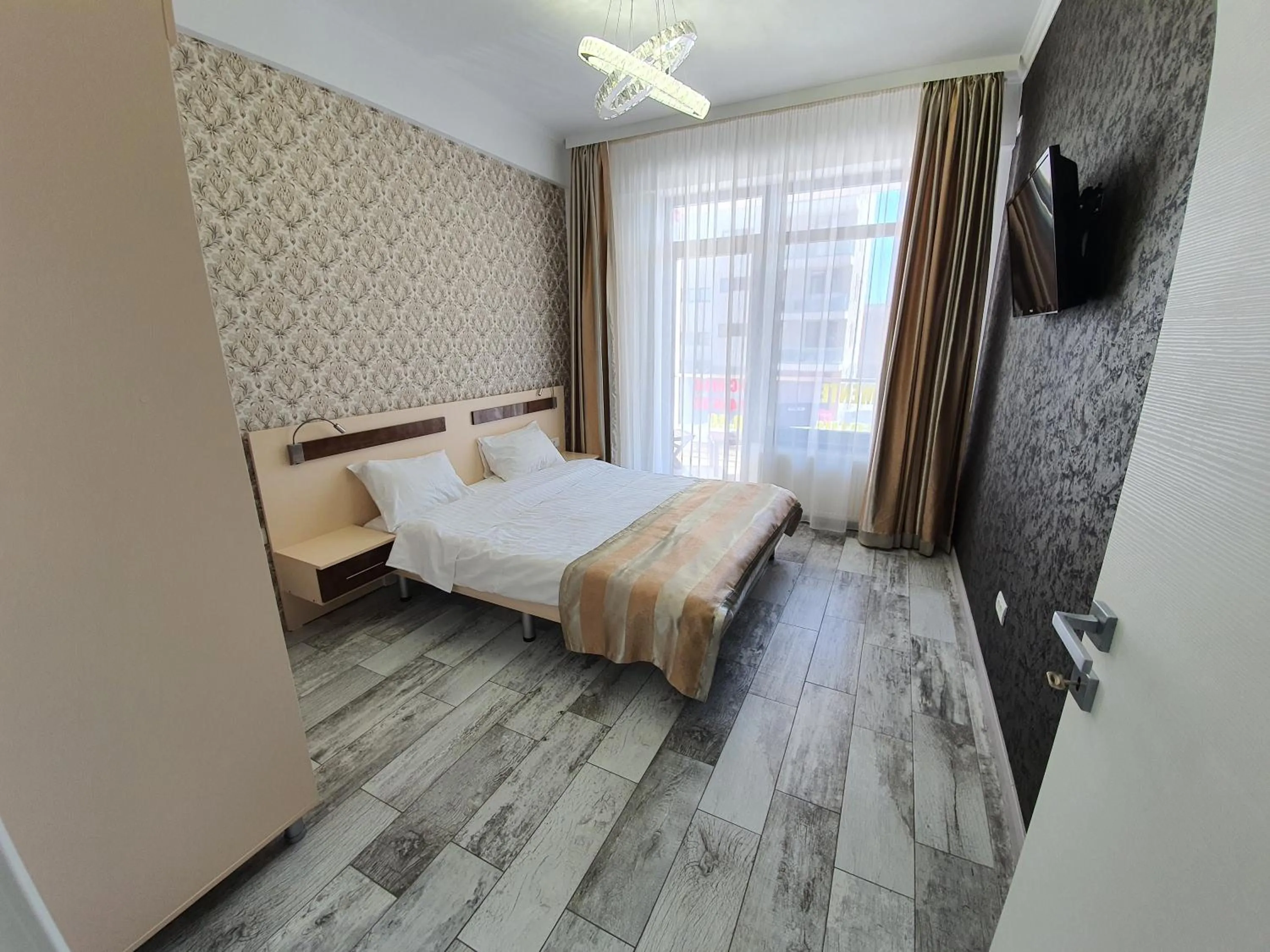 Bed in Lotus 7 Silver