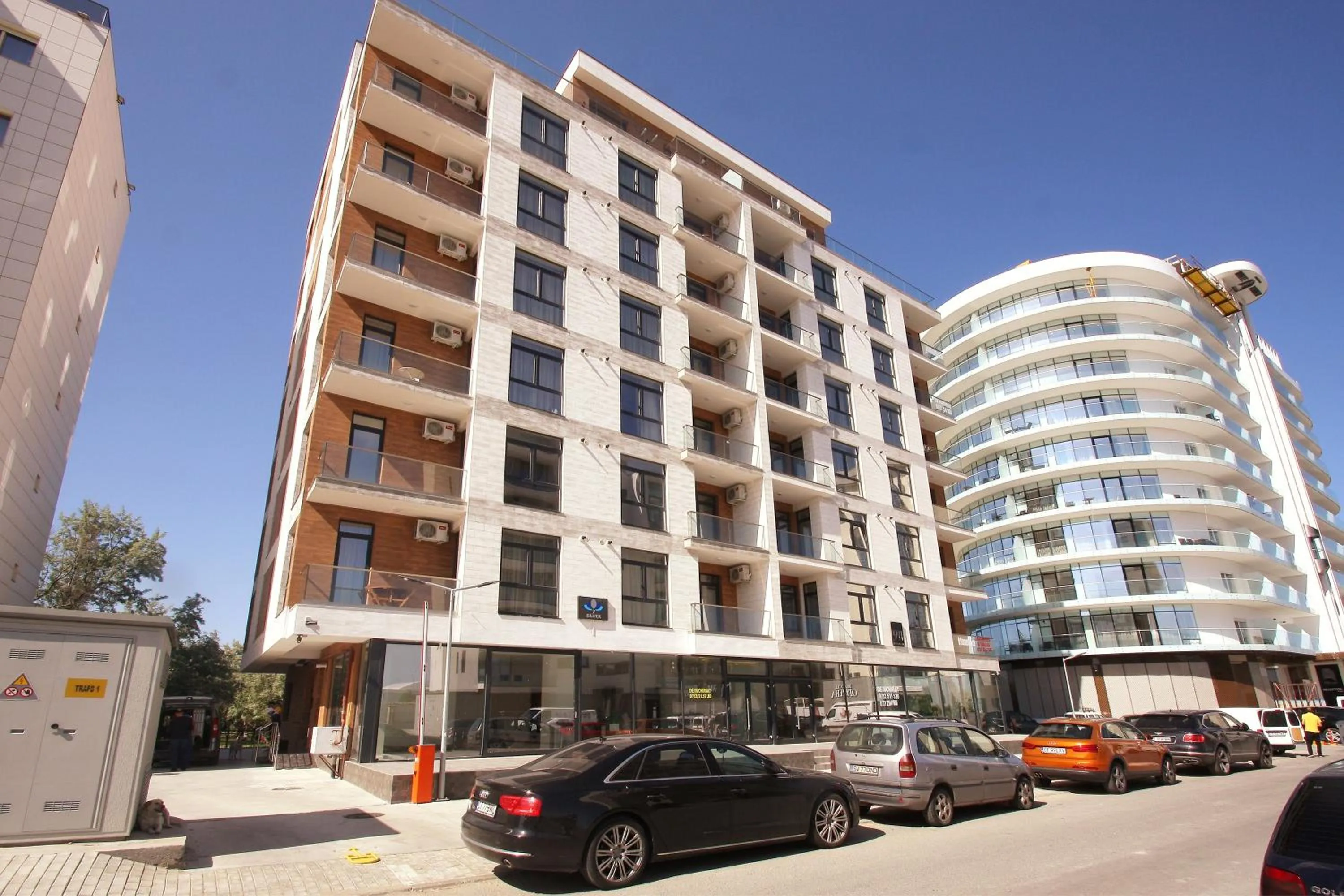 Property building in Lotus 7 Silver