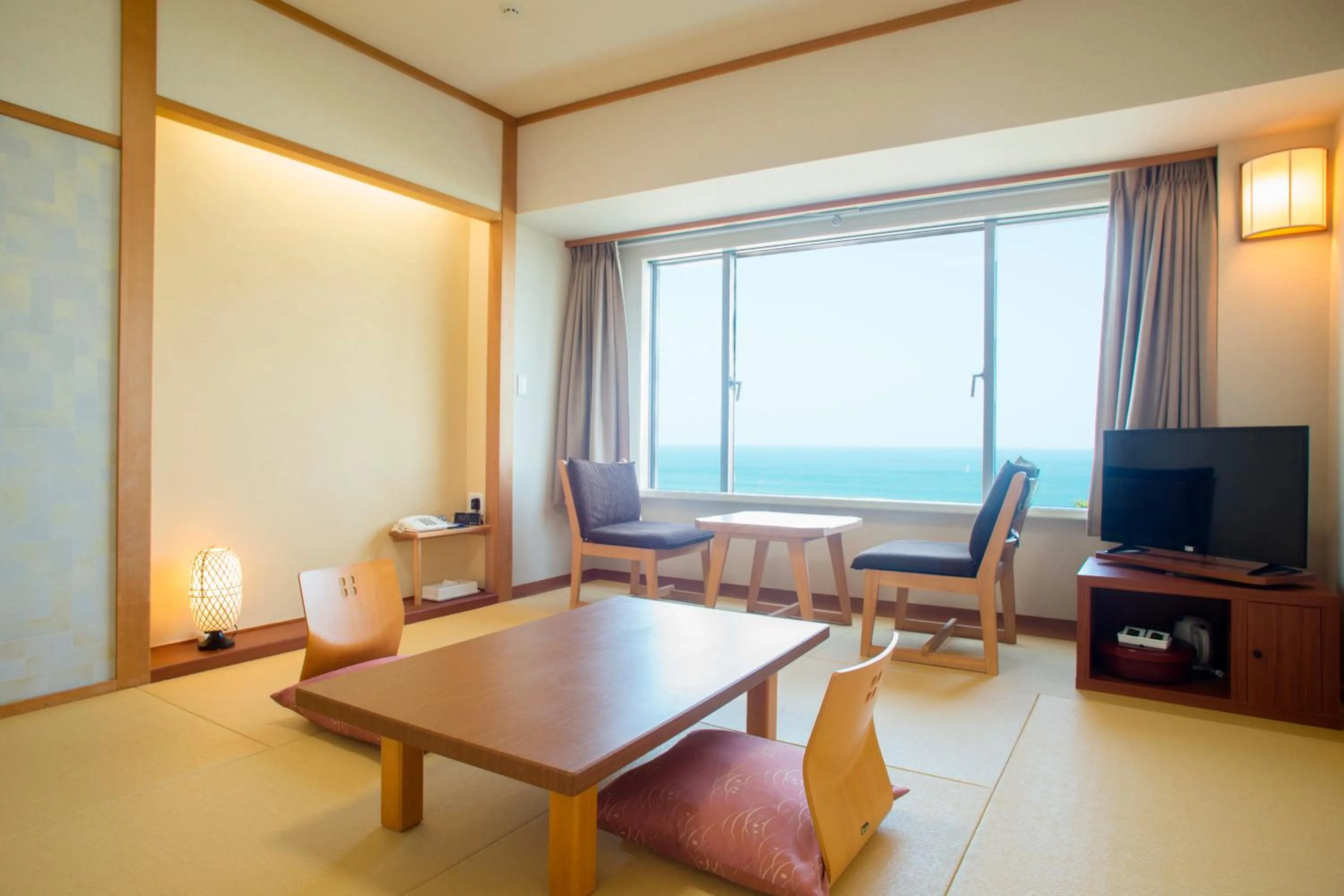Photo of the whole room in ANA Holiday Inn Resort Miyazaki by IHG