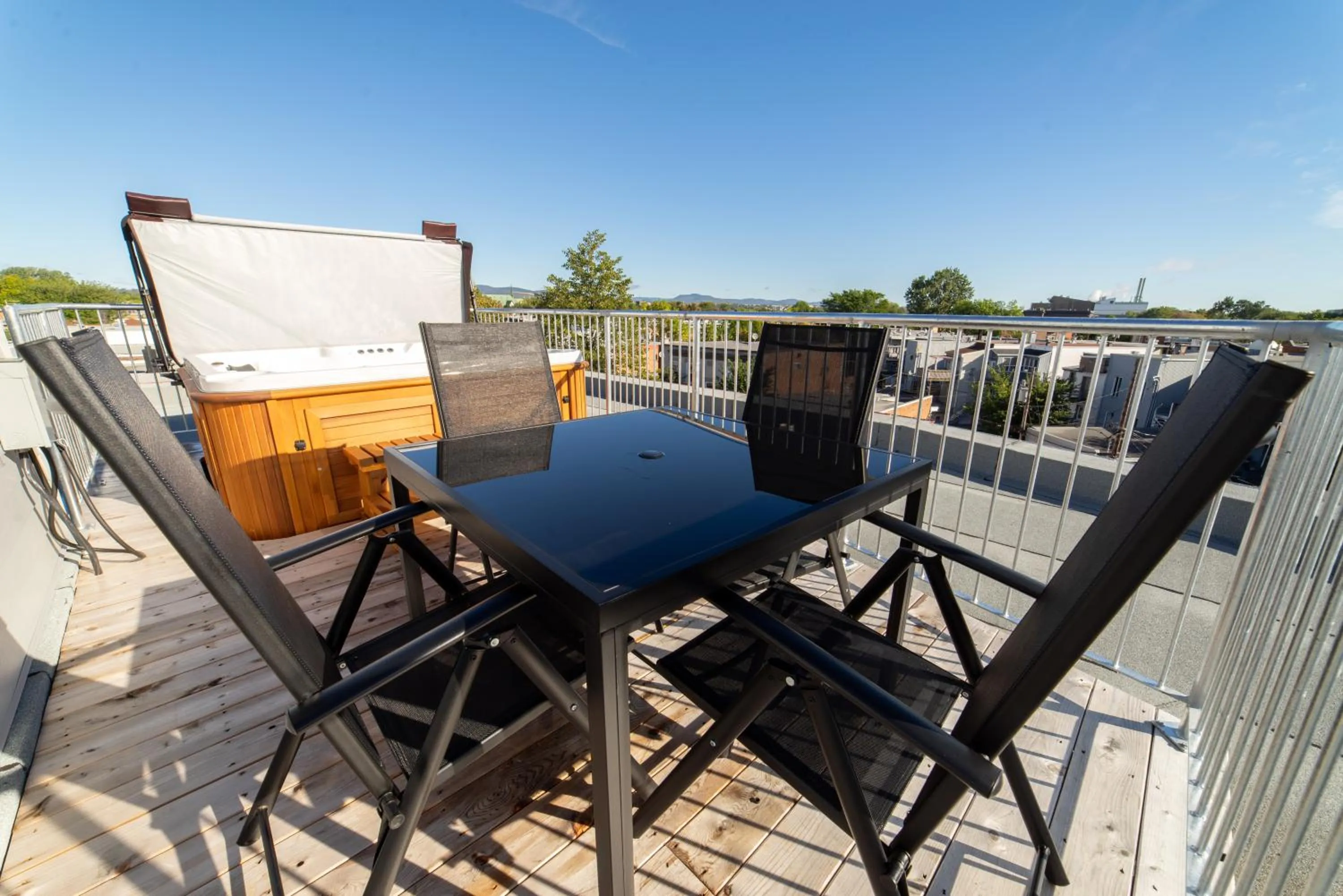 Balcony/Terrace in Aux Havres Urbains - Le Penthouse de la 3ième Avenue