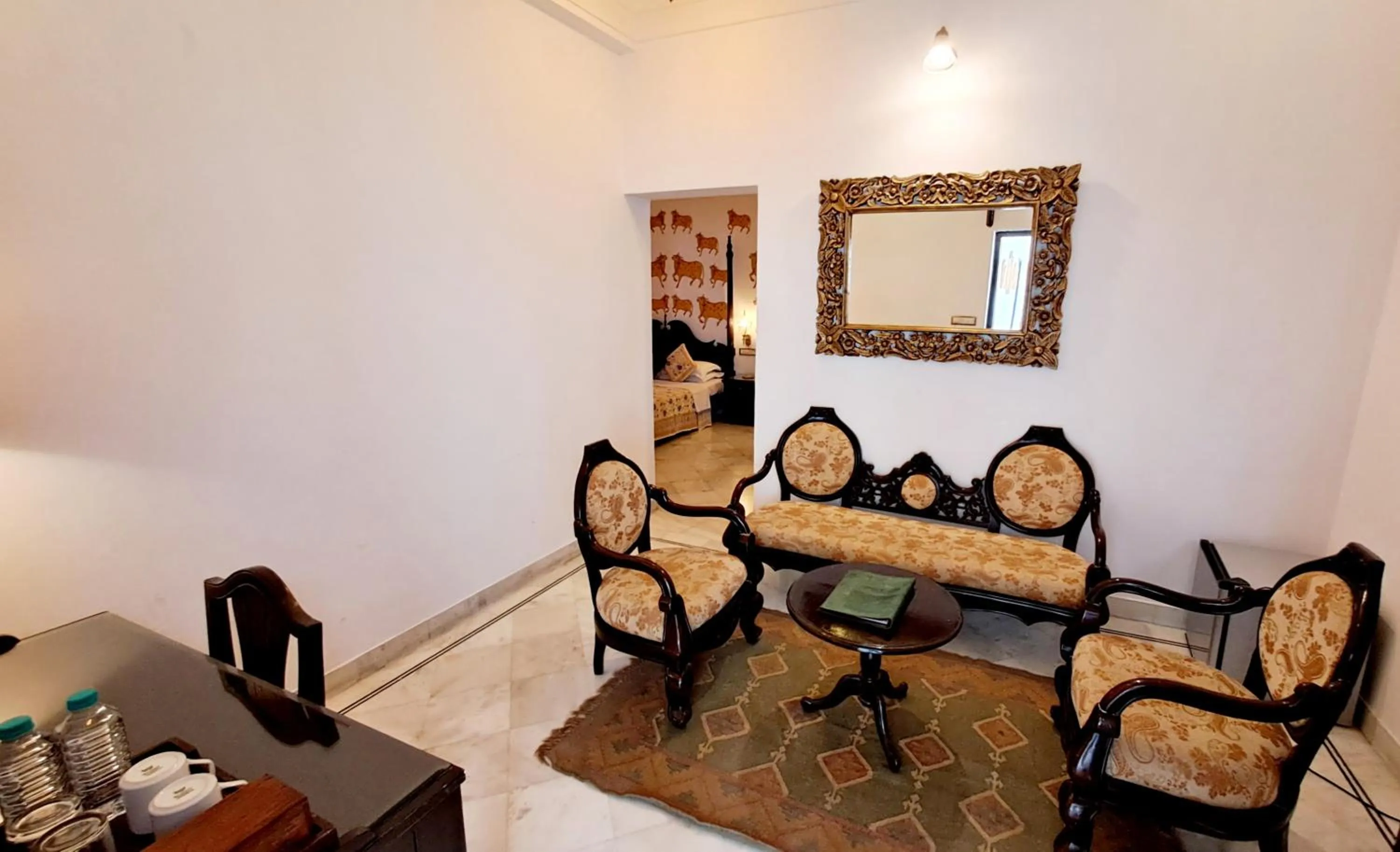 Living room in Mahendra Prakash