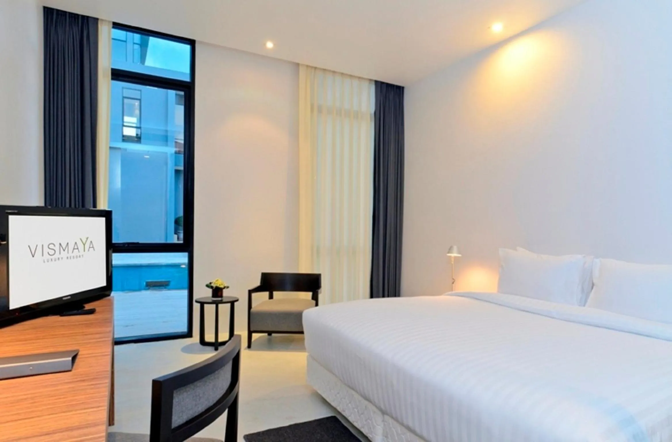 Bed in Vismaya Suvarnabhumi Hotel