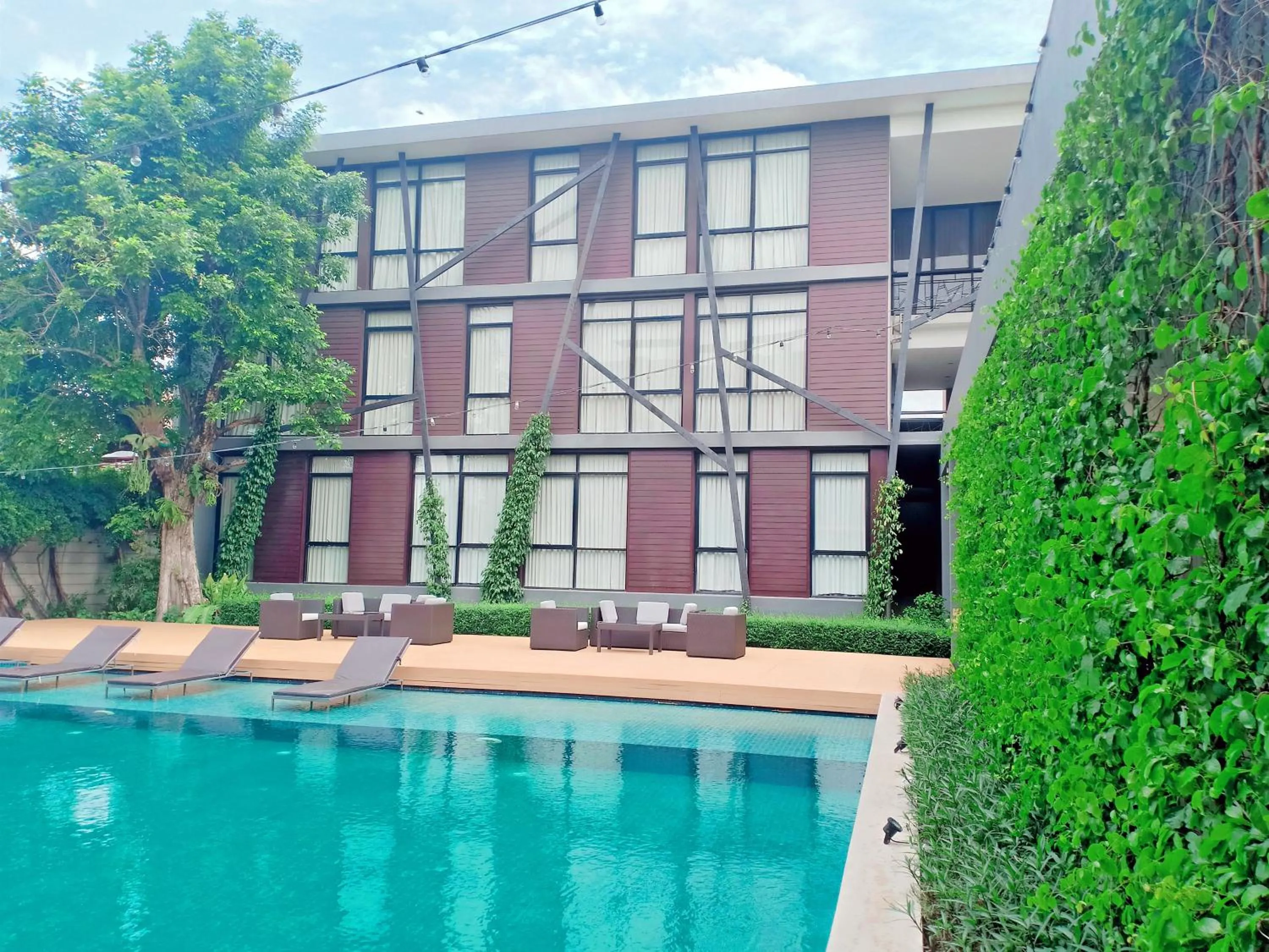 Property building in Vismaya Suvarnabhumi Hotel
