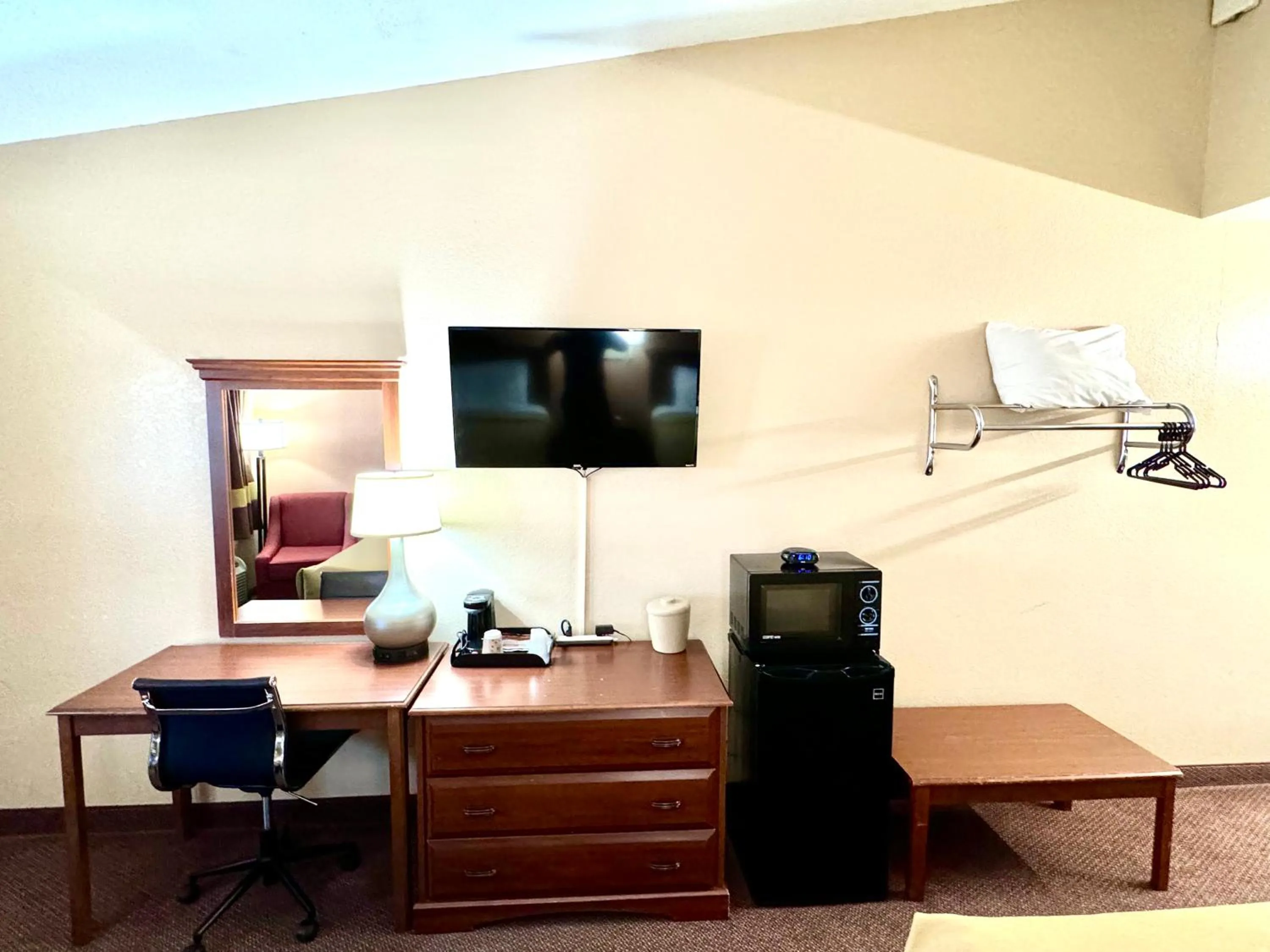 TV and multimedia in Owensville Inn