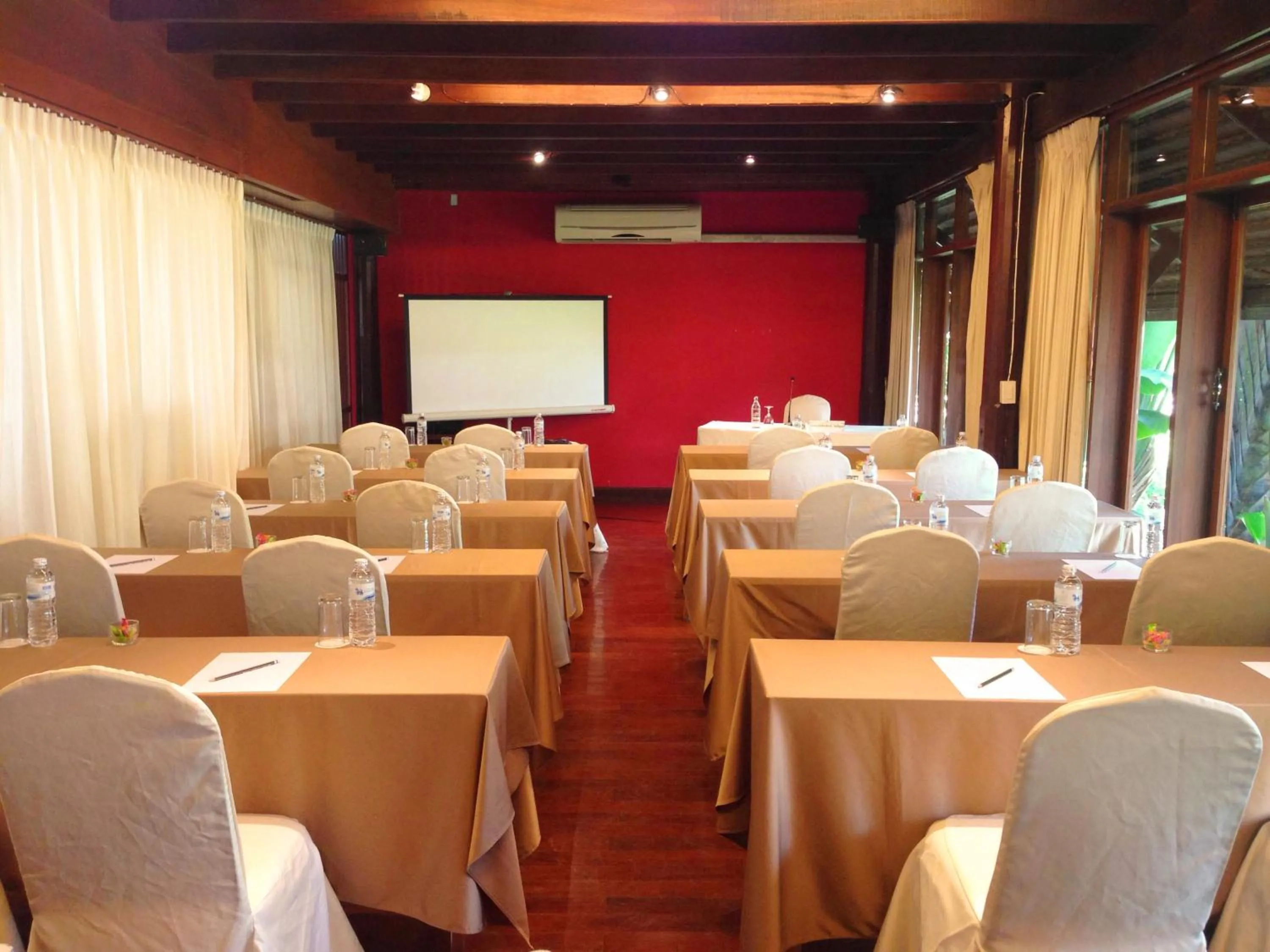 Meeting/conference room in Dhabkwan Resort