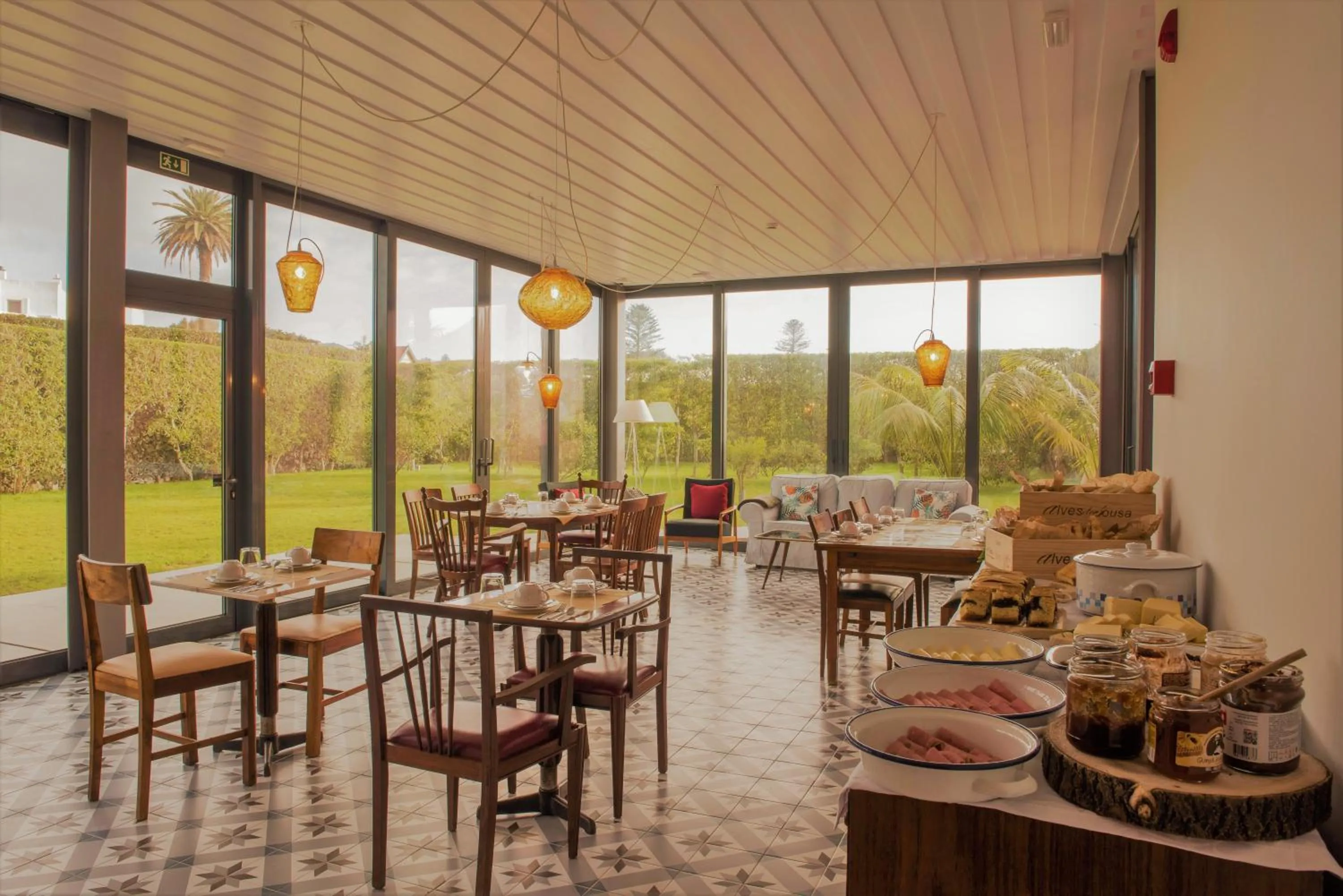 Restaurant/places to eat in Herdade do Ananás