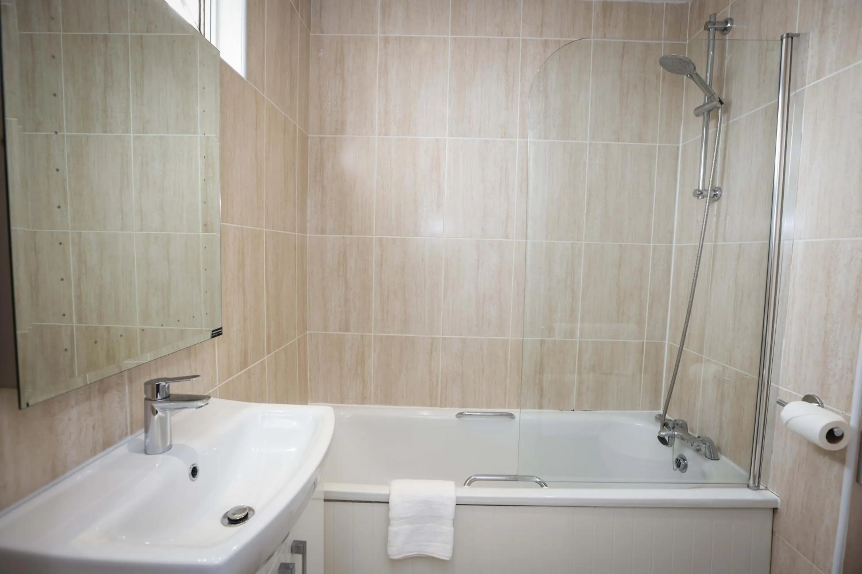 Shower in Ocean Beach Hotel & Spa - OCEANA COLLECTION