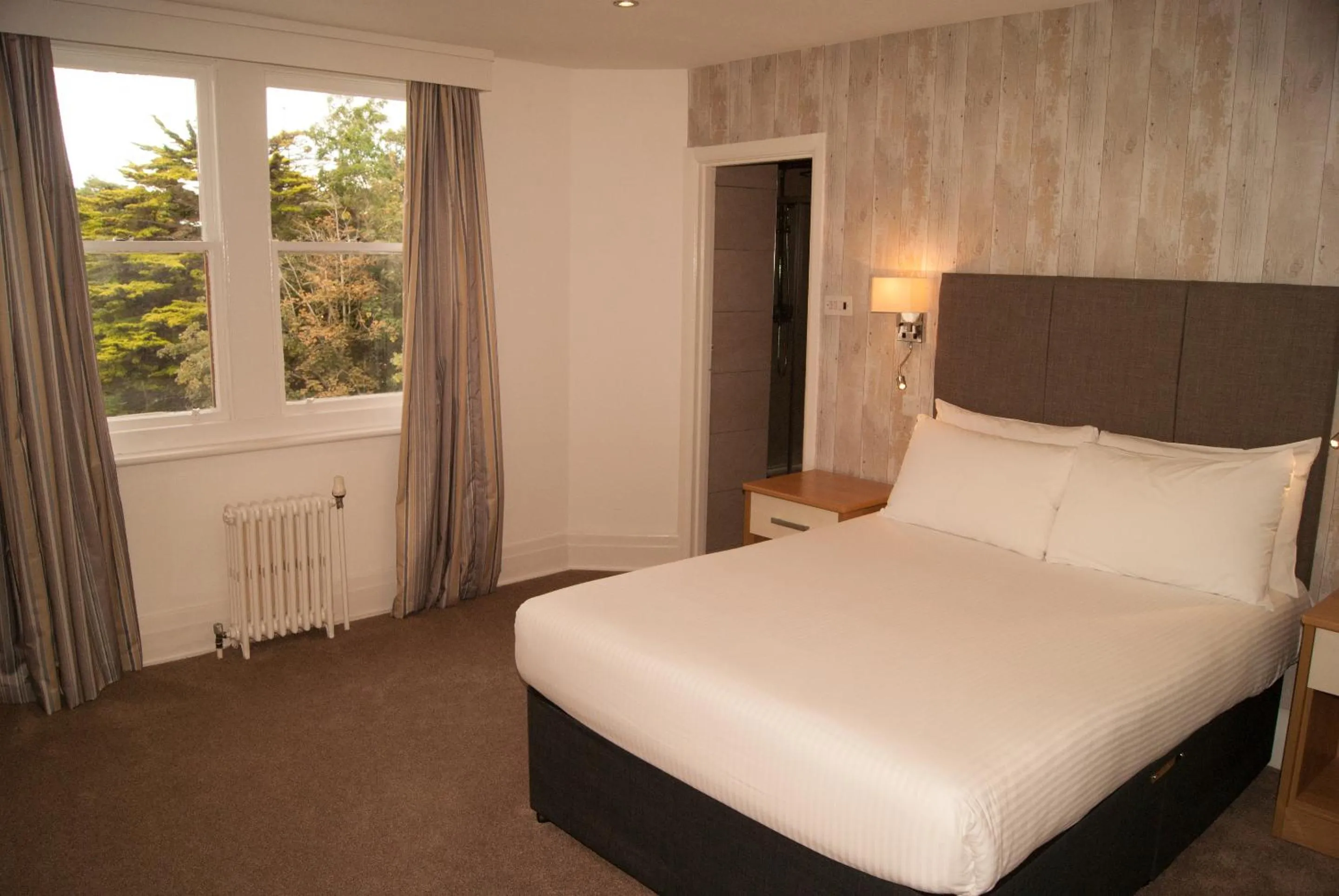 Bed in Ocean Beach Hotel & Spa - OCEANA COLLECTION