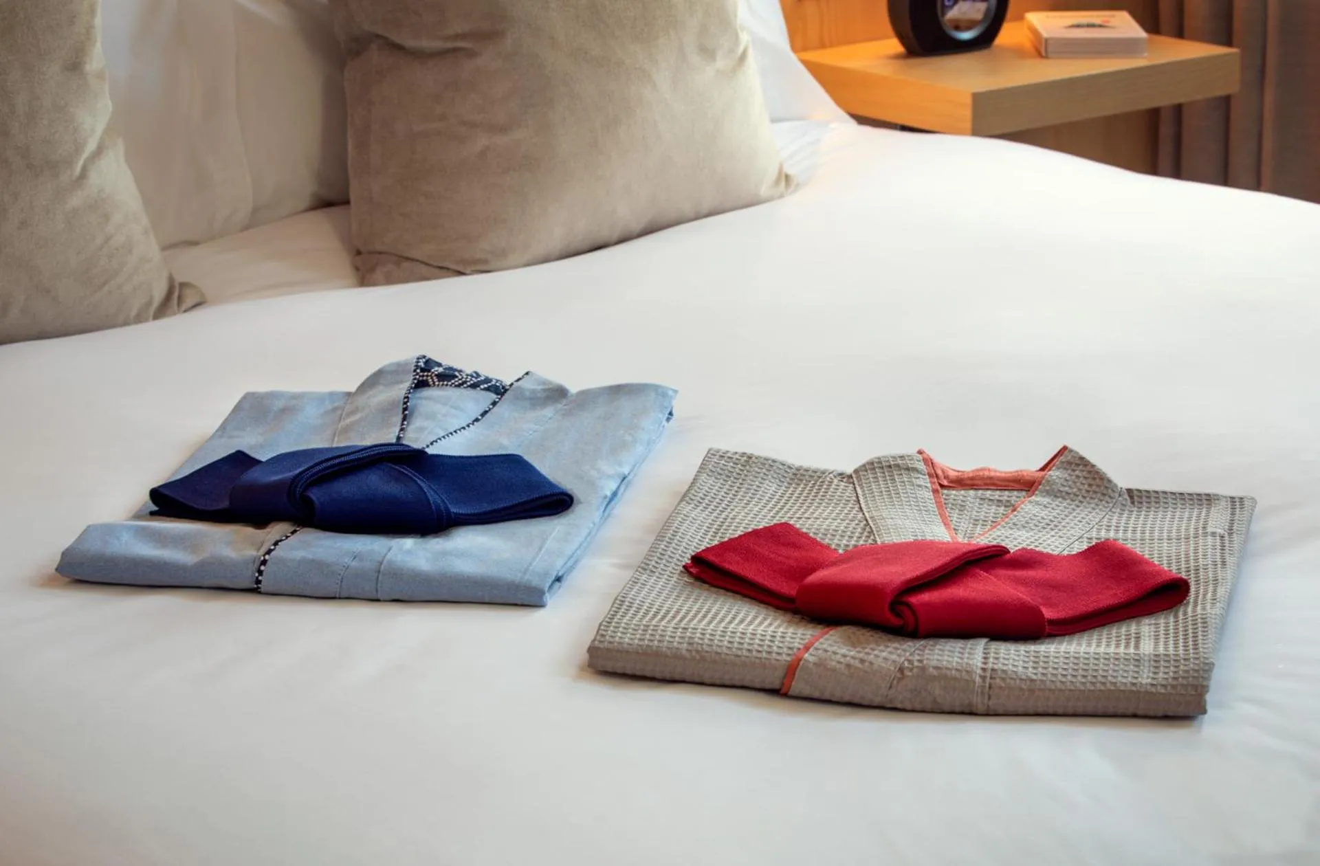 wardrobe, Bed in The Prince Akatoki London