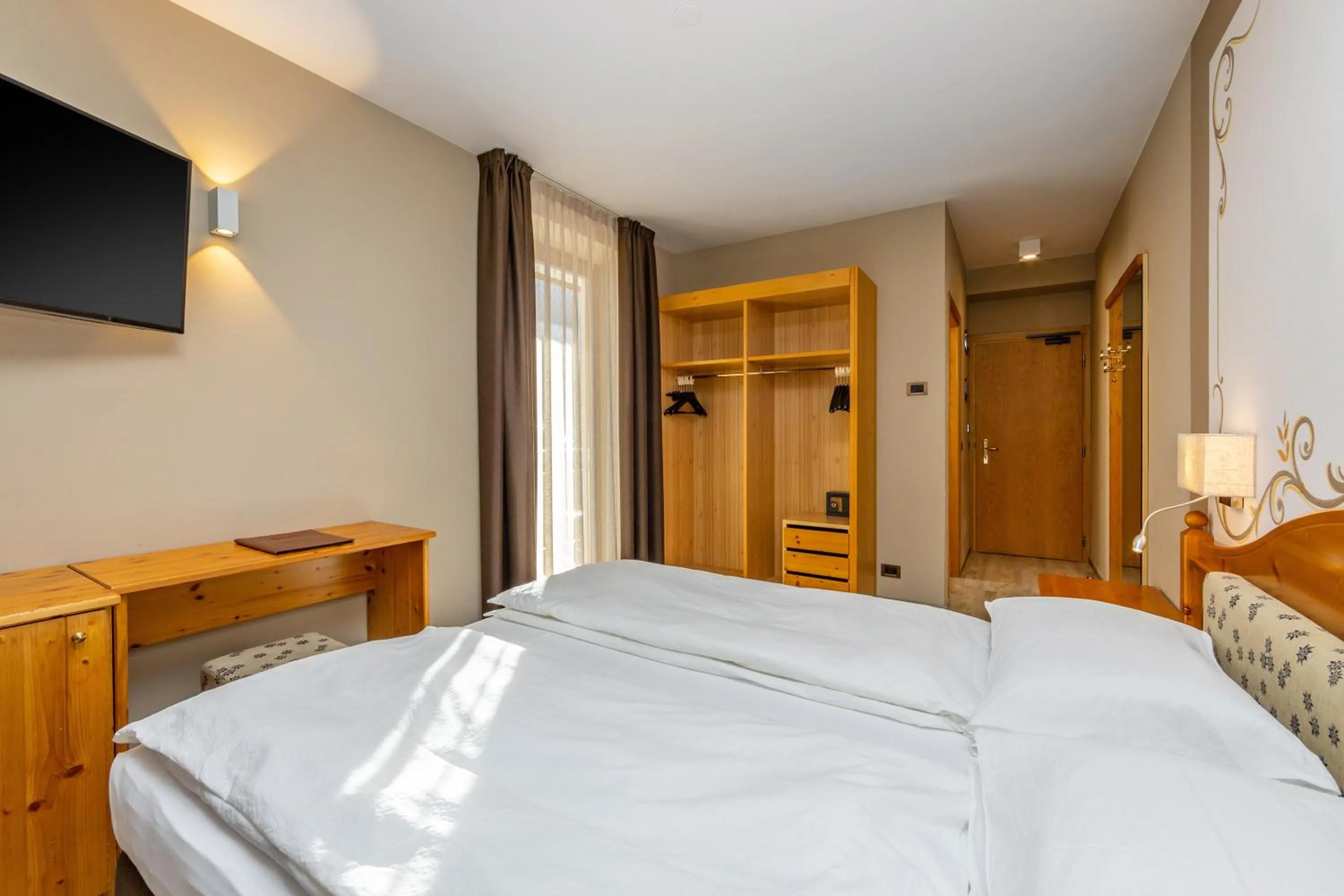 Bedroom, Bed in Hotel Vittoria - Ricarica l'anima