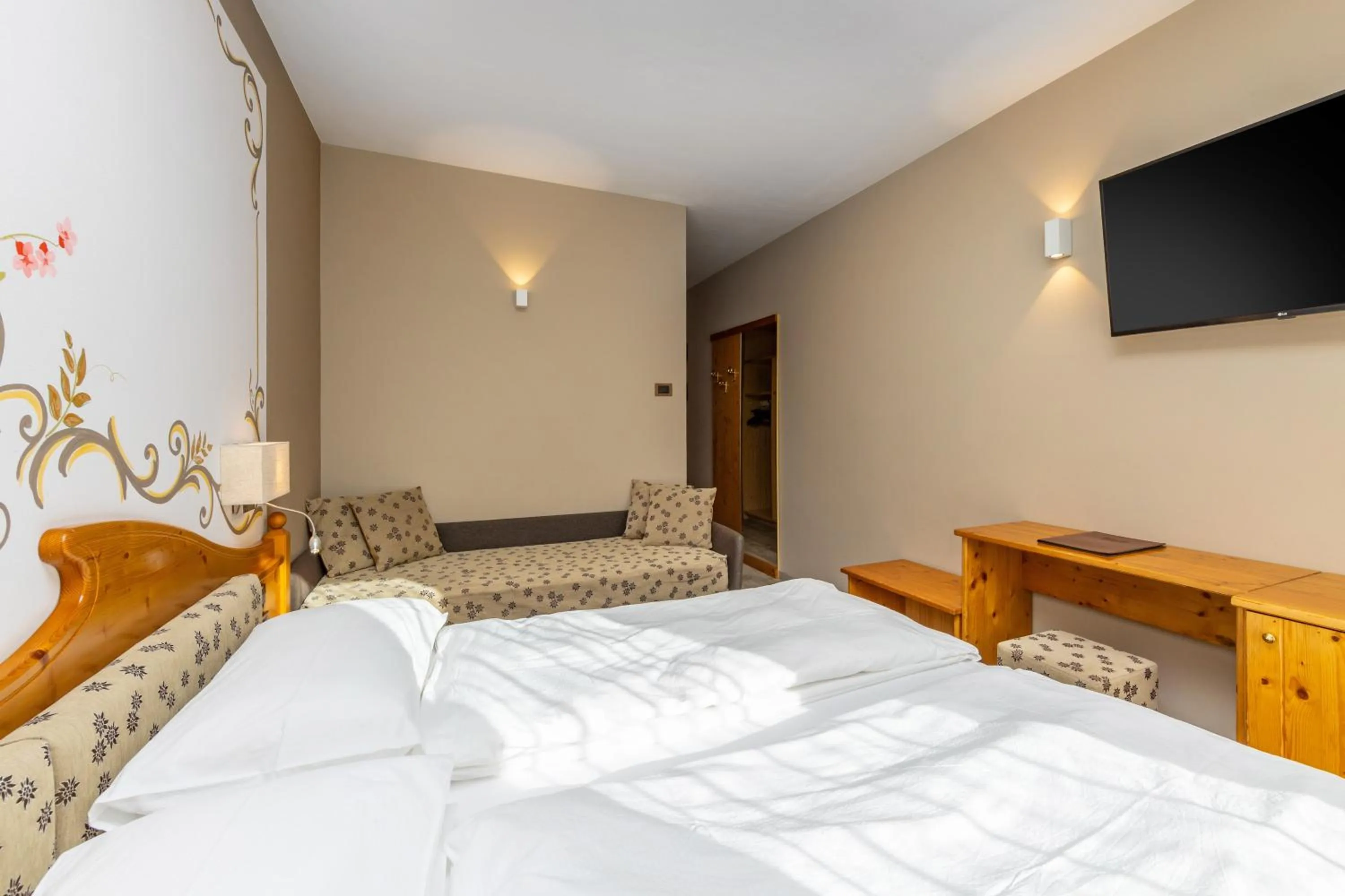Photo of the whole room, Bed in Hotel Vittoria - Ricarica l'anima
