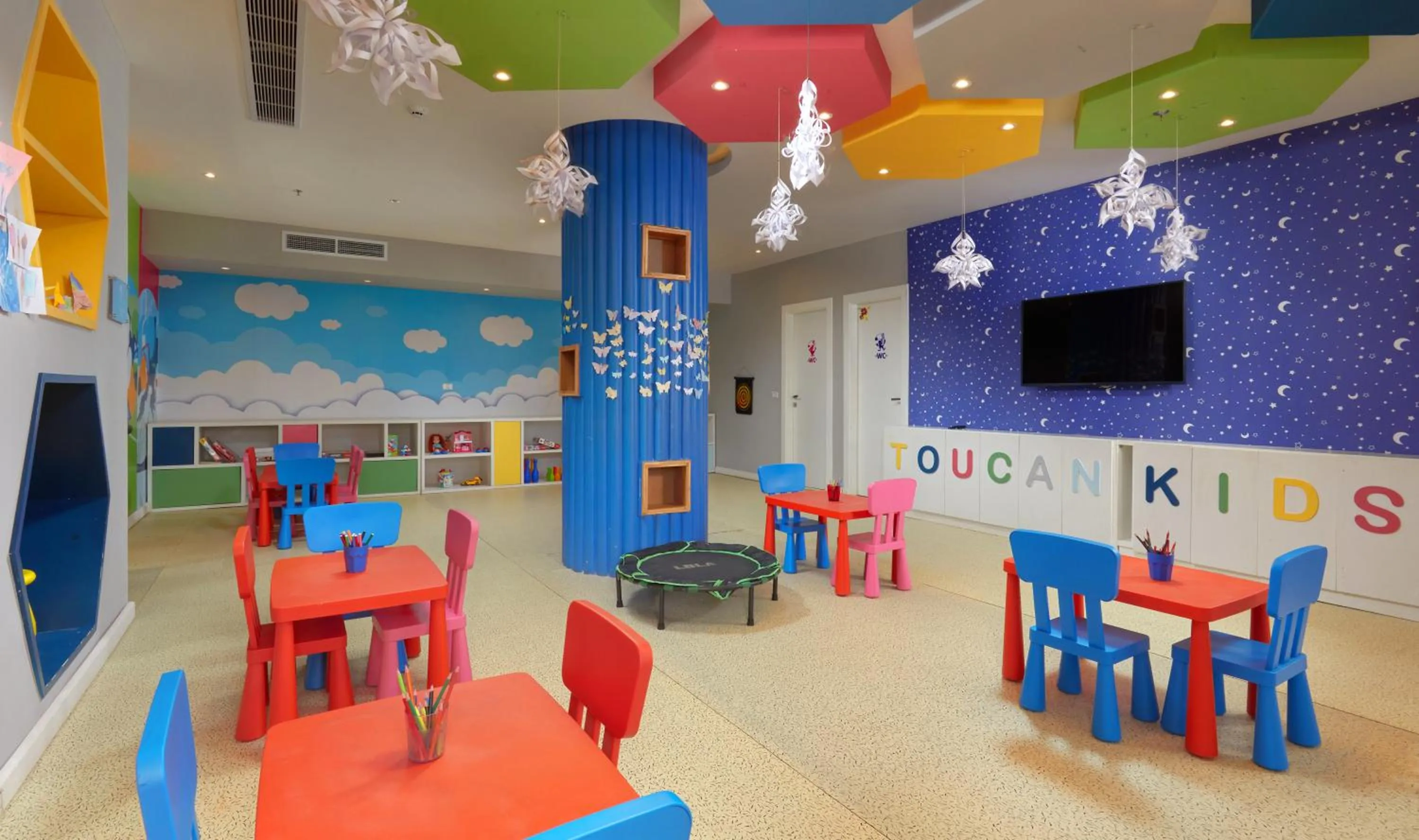 TV and multimedia in Bellagio Beach Resort & Spa