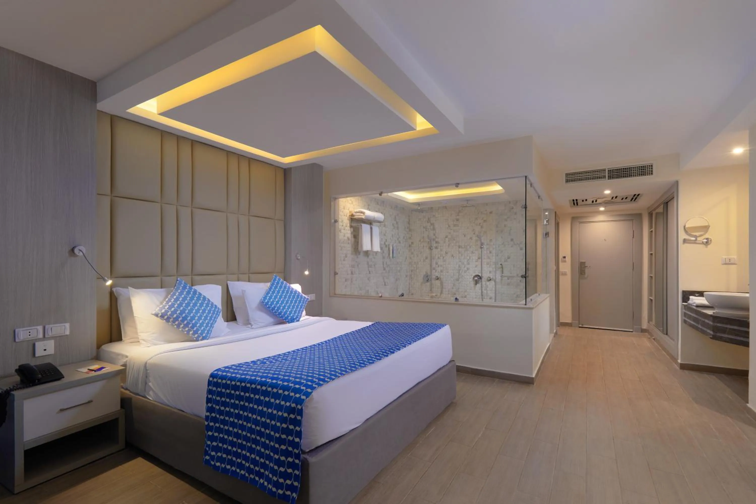 Photo of the whole room, Bed in Bellagio Beach Resort & Spa