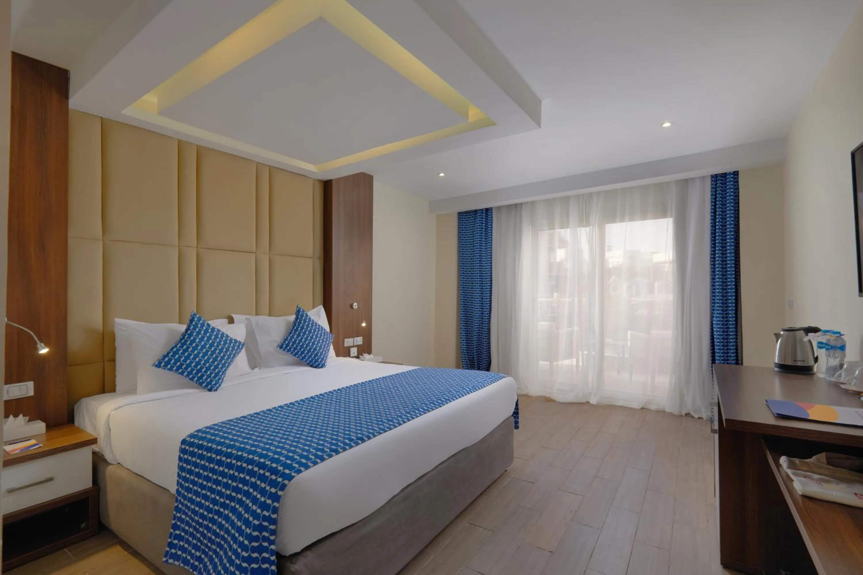 Bedroom, Bed in Bellagio Beach Resort & Spa