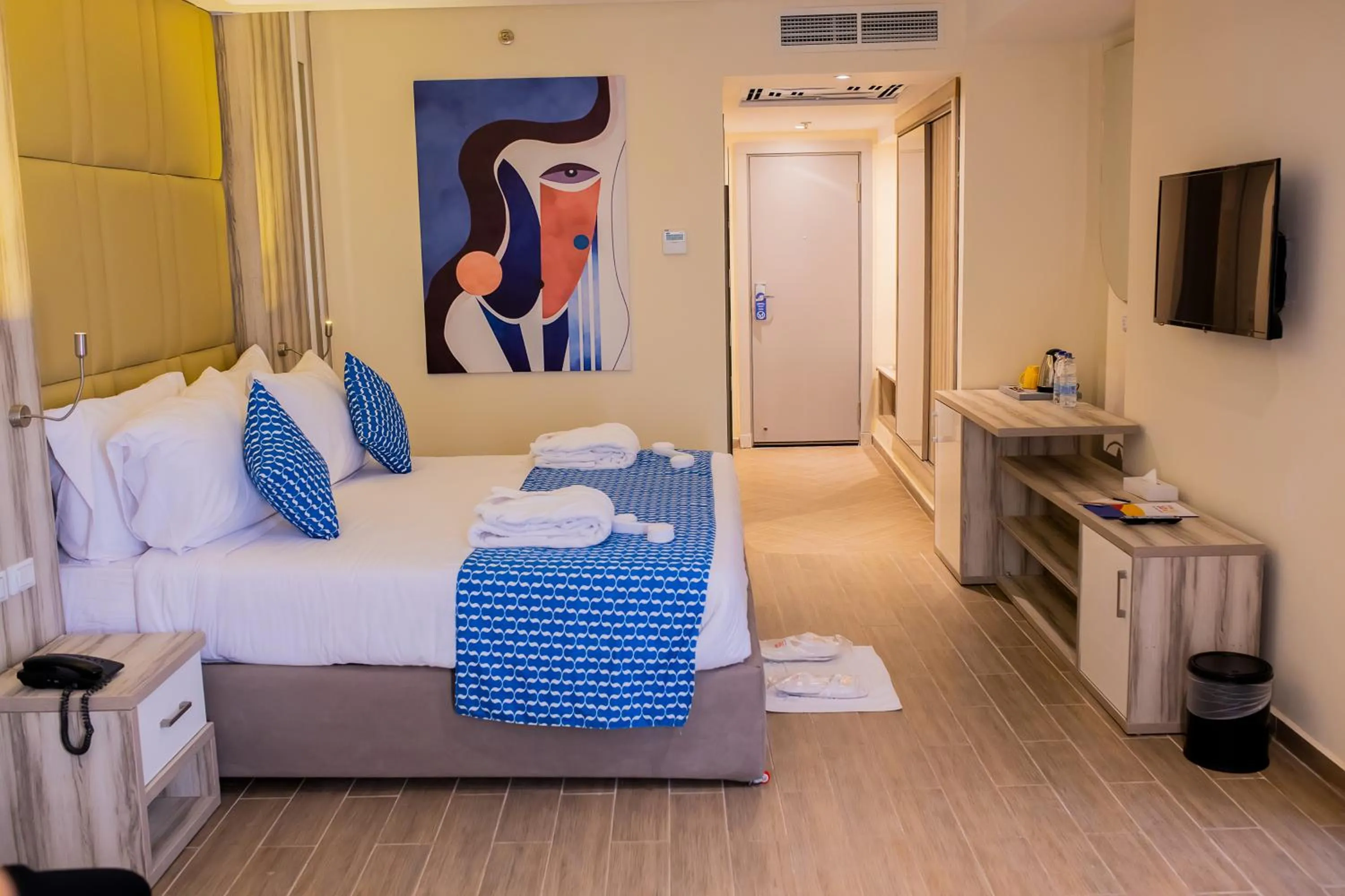 Photo of the whole room, Bed in Bellagio Beach Resort & Spa