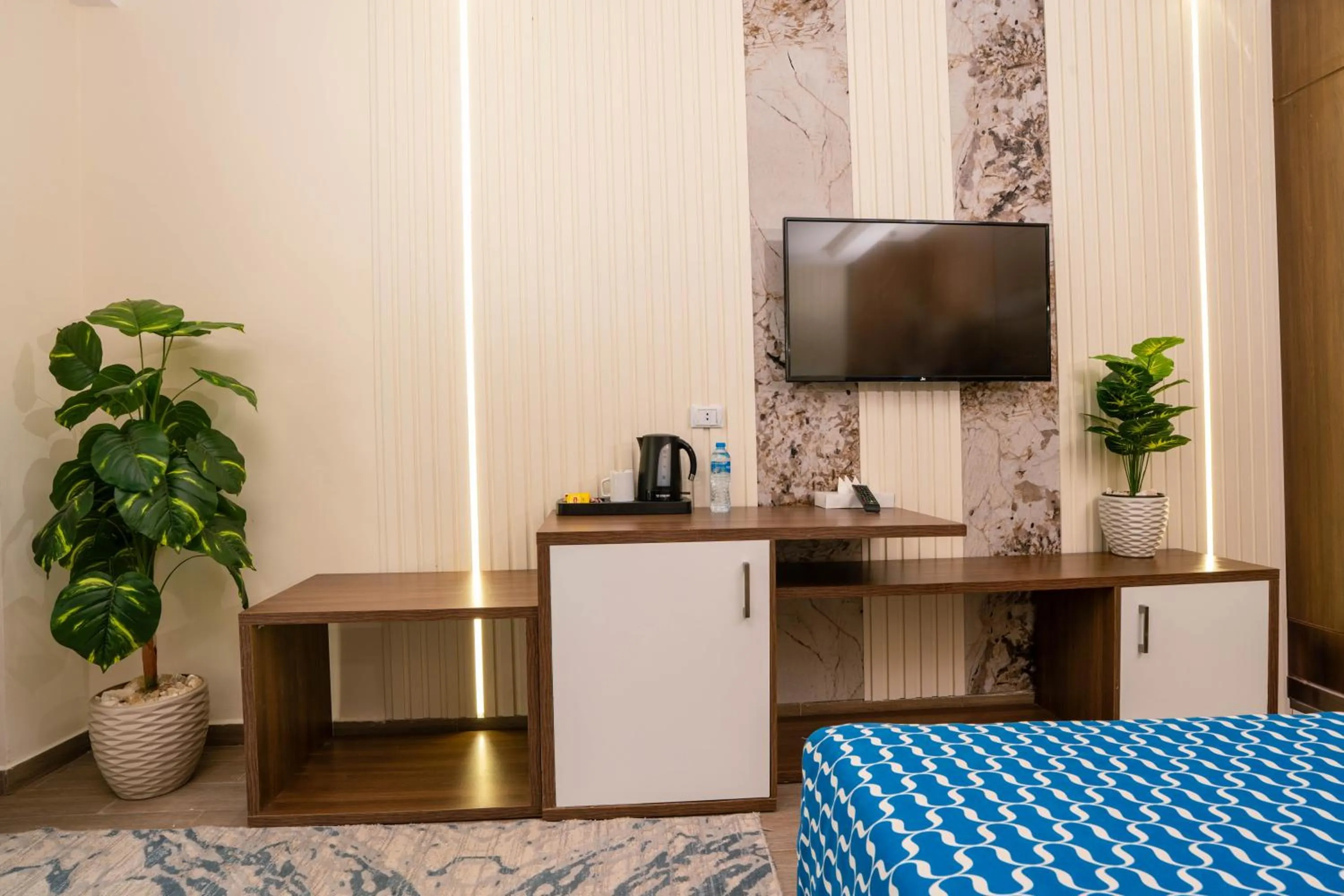 TV and multimedia in Bellagio Beach Resort & Spa