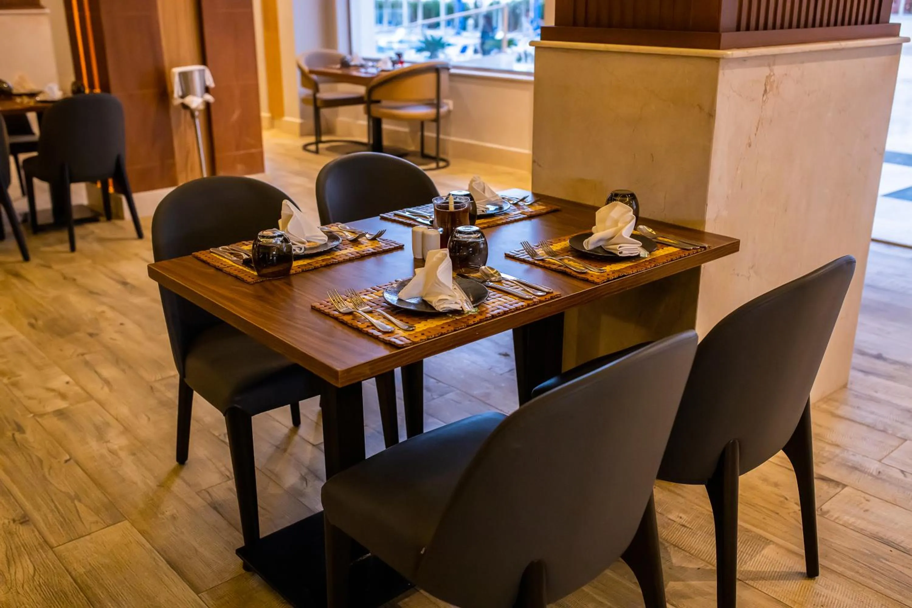 Restaurant/places to eat in Bellagio Beach Resort & Spa