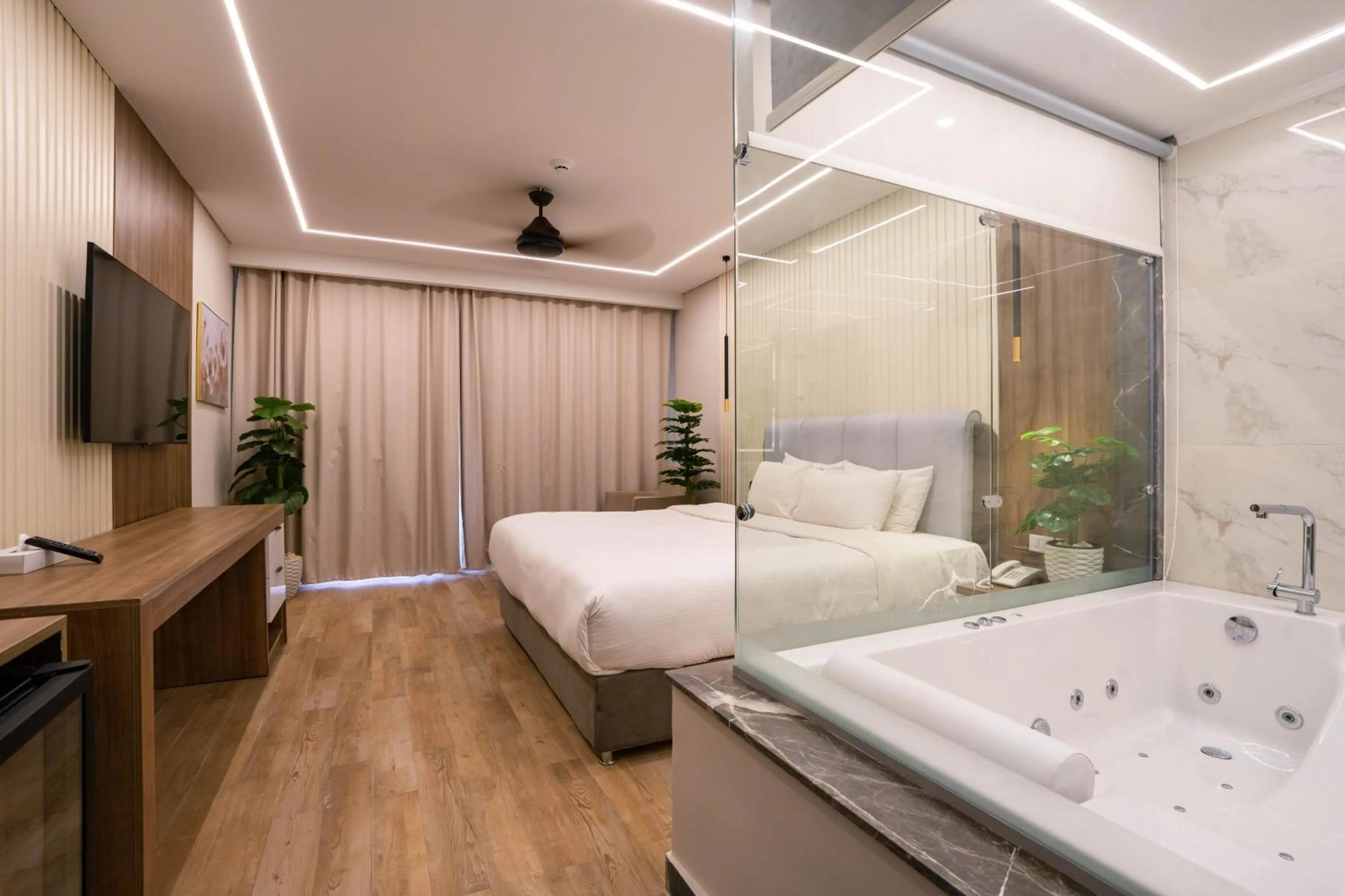 Photo of the whole room, Bed in Bellagio Beach Resort & Spa