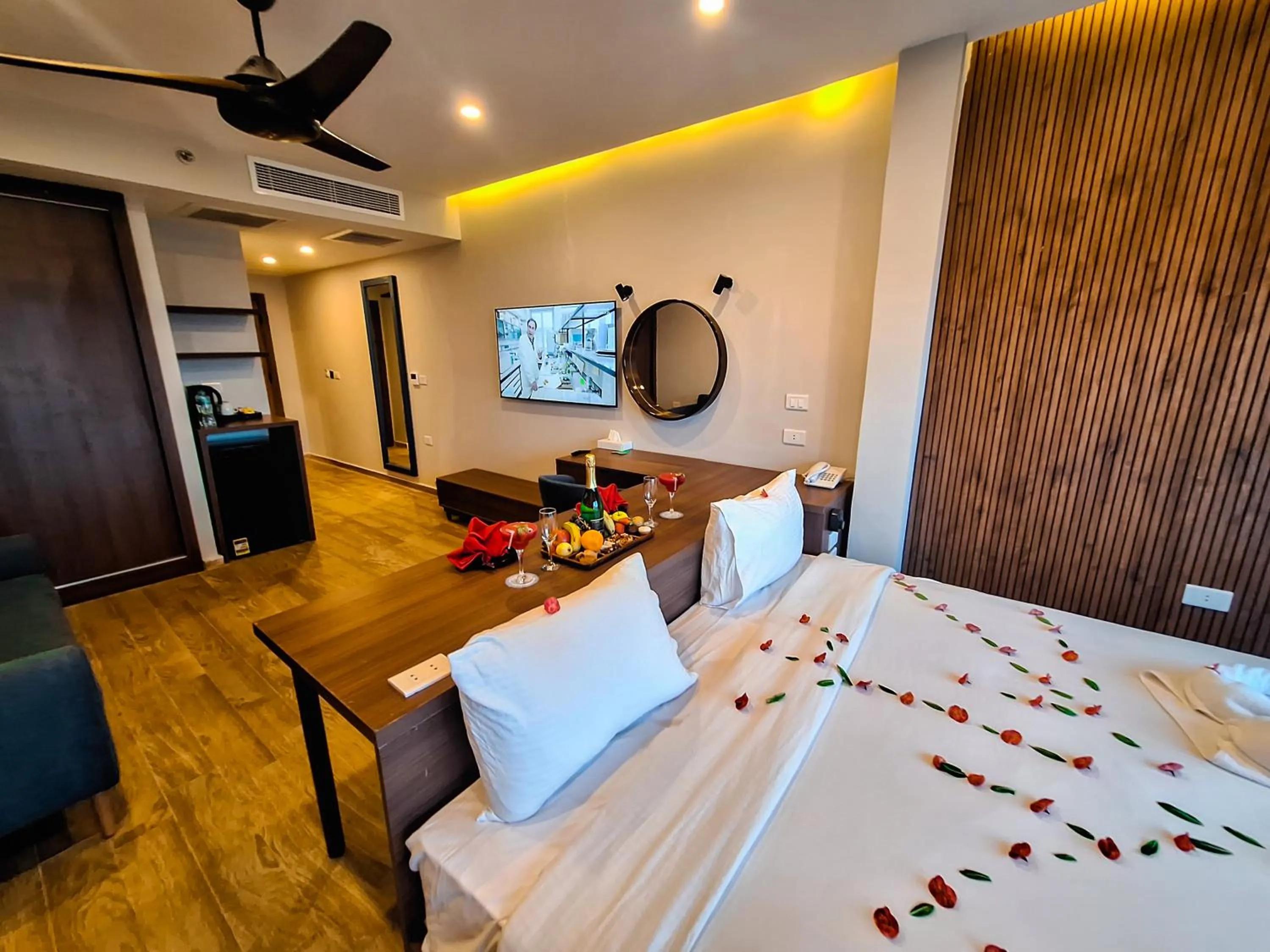 Bed in Bellagio Beach Resort & Spa