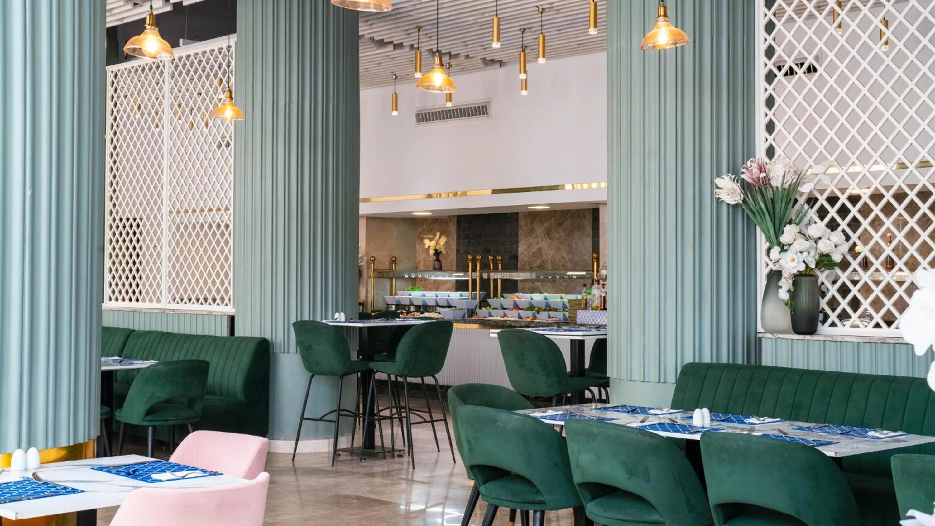 Restaurant/places to eat in Bellagio Beach Resort & Spa