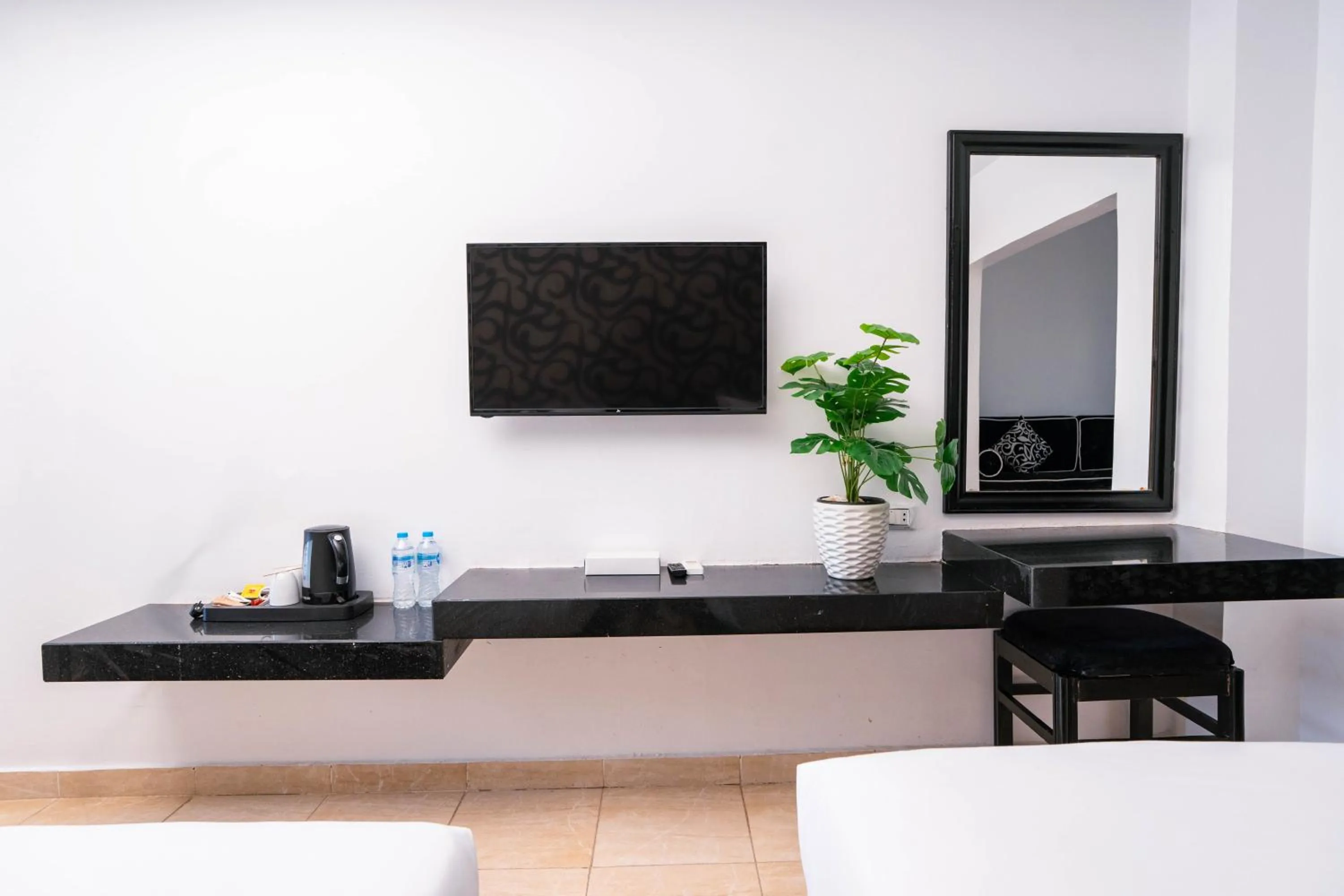 TV and multimedia in Bellagio Beach Resort & Spa