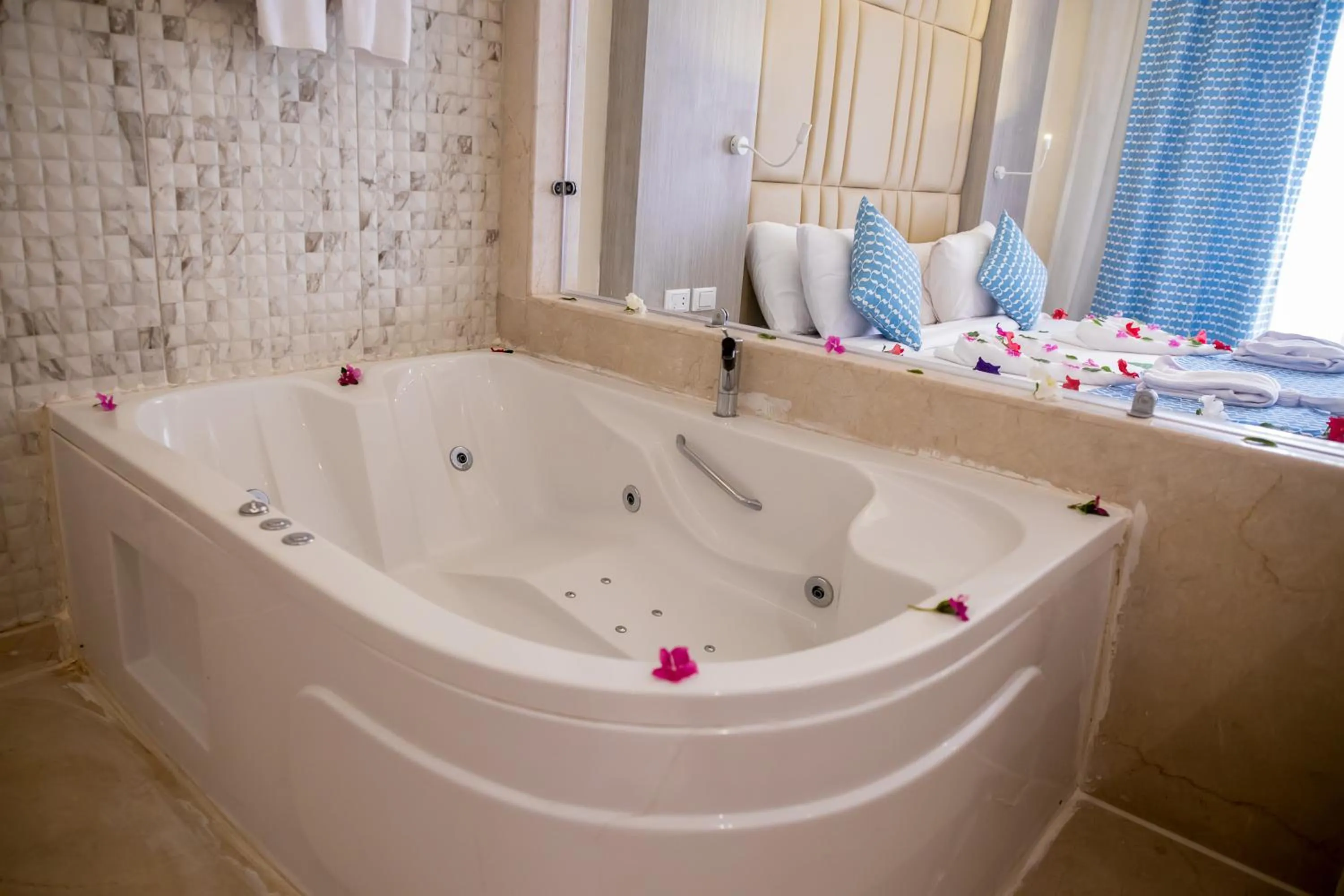 Bath in Bellagio Beach Resort & Spa