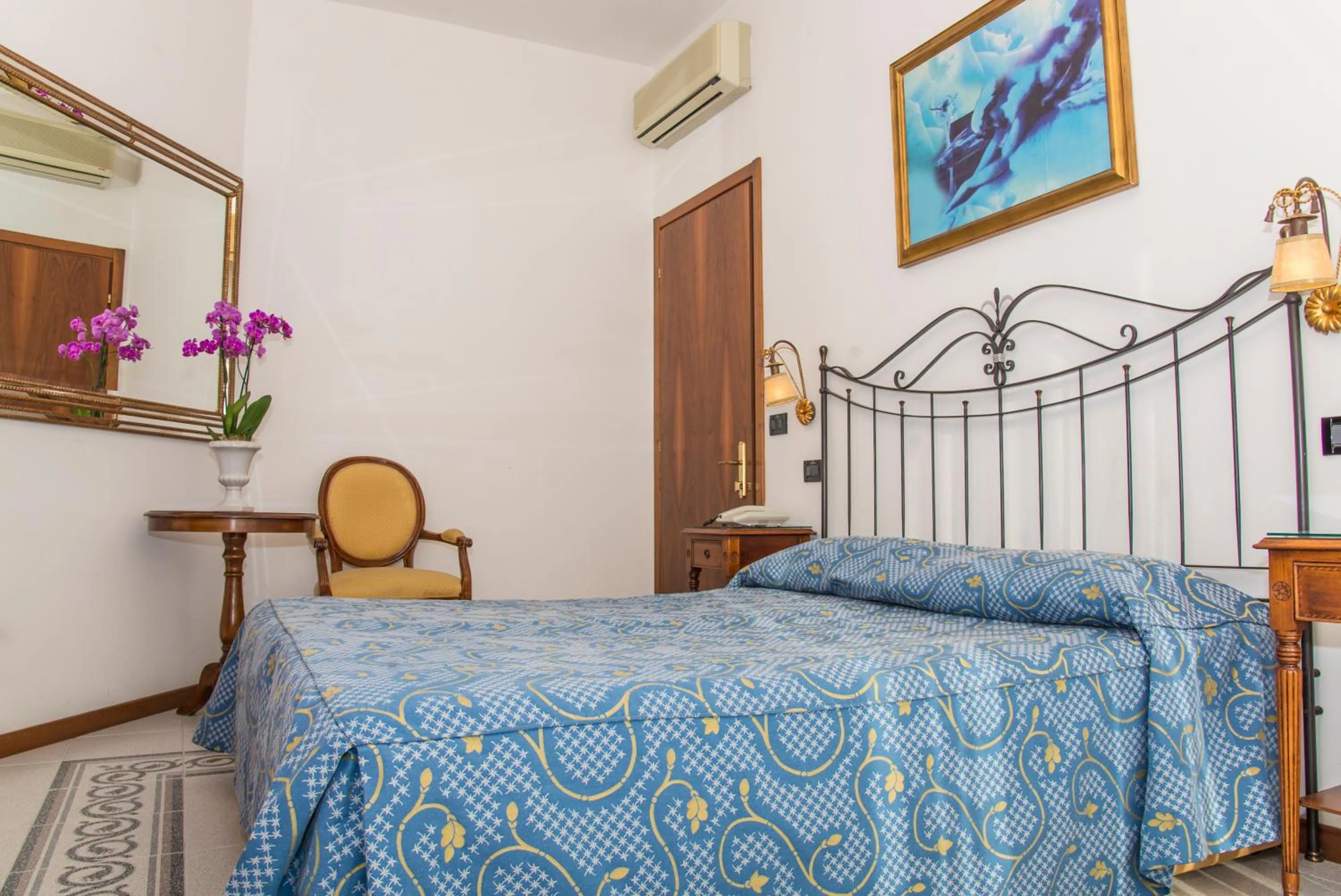 Photo of the whole room, Bed in Hotel Miramare