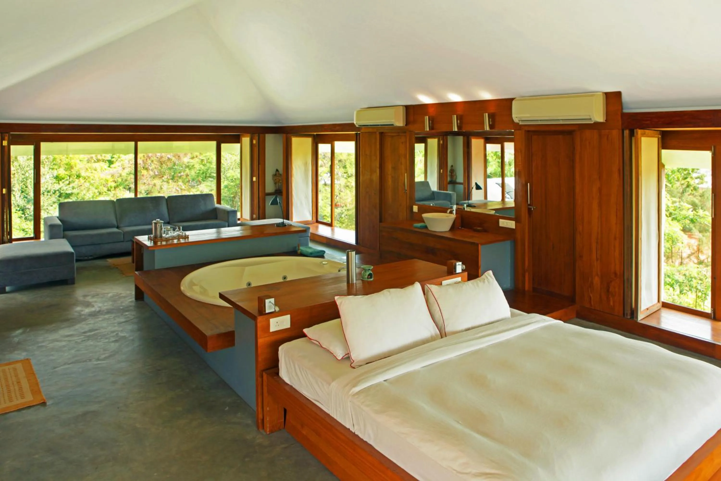 Photo of the whole room, Bed in The Dune Eco Village and Spa - Pondicherry