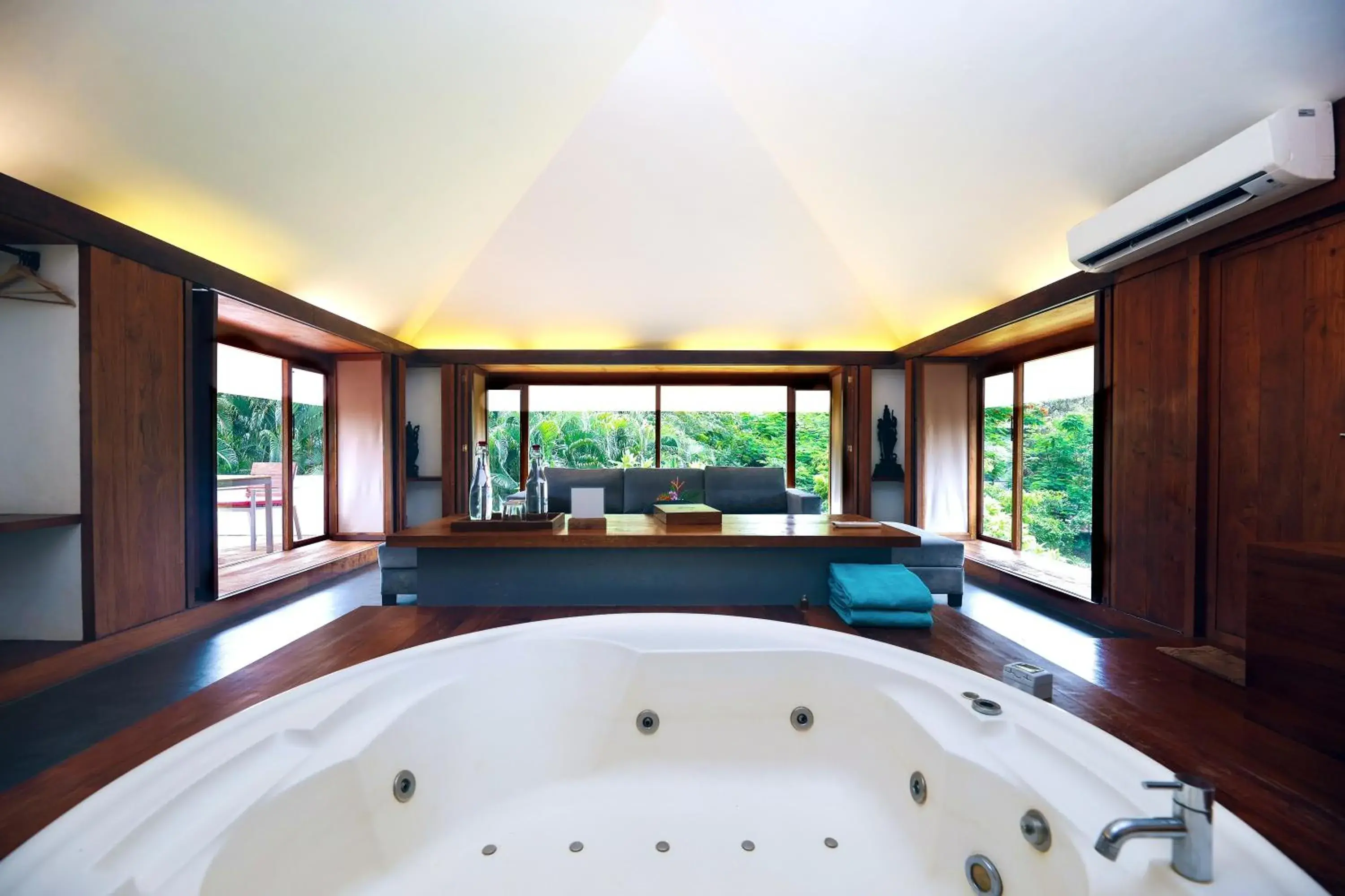 A/c Luxury suite with Jacuzzi in The Dune Eco Village and Spa - Pondicherry A/c Luxury suite with Jacuzzi in The Dune Eco Village and Spa - Pondicherry