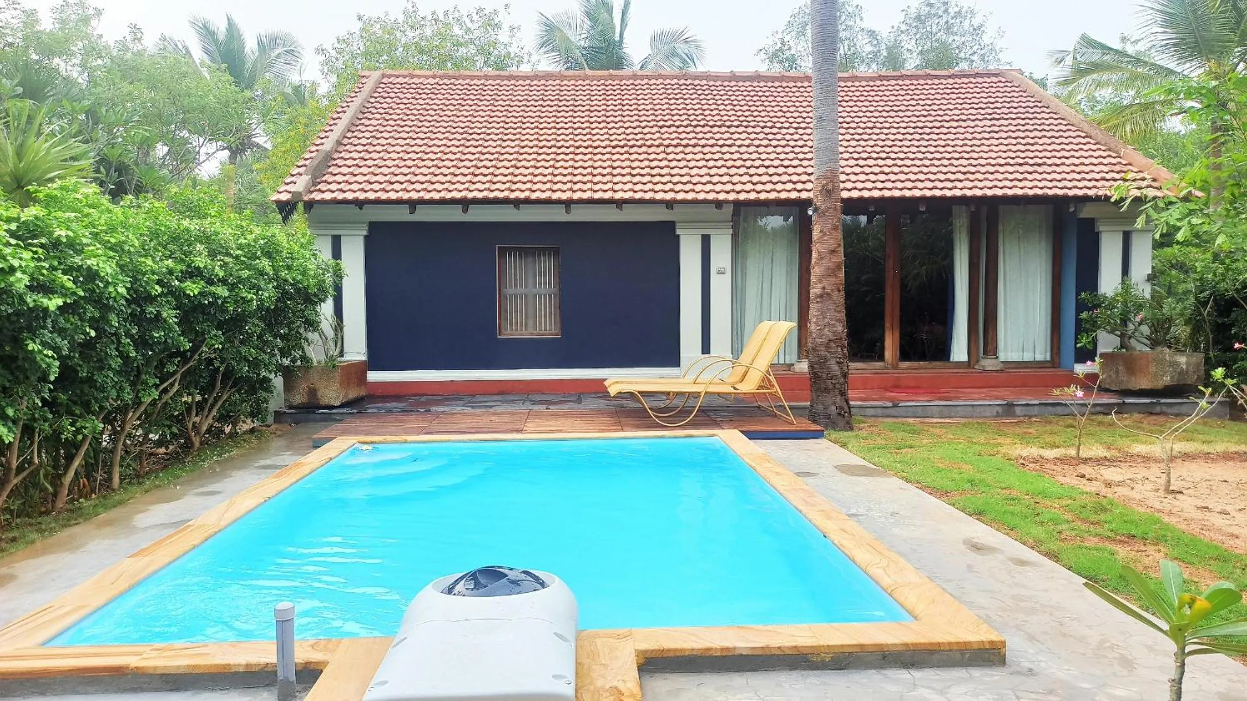 Swimming pool in The Dune Eco Village and Spa - Pondicherry
