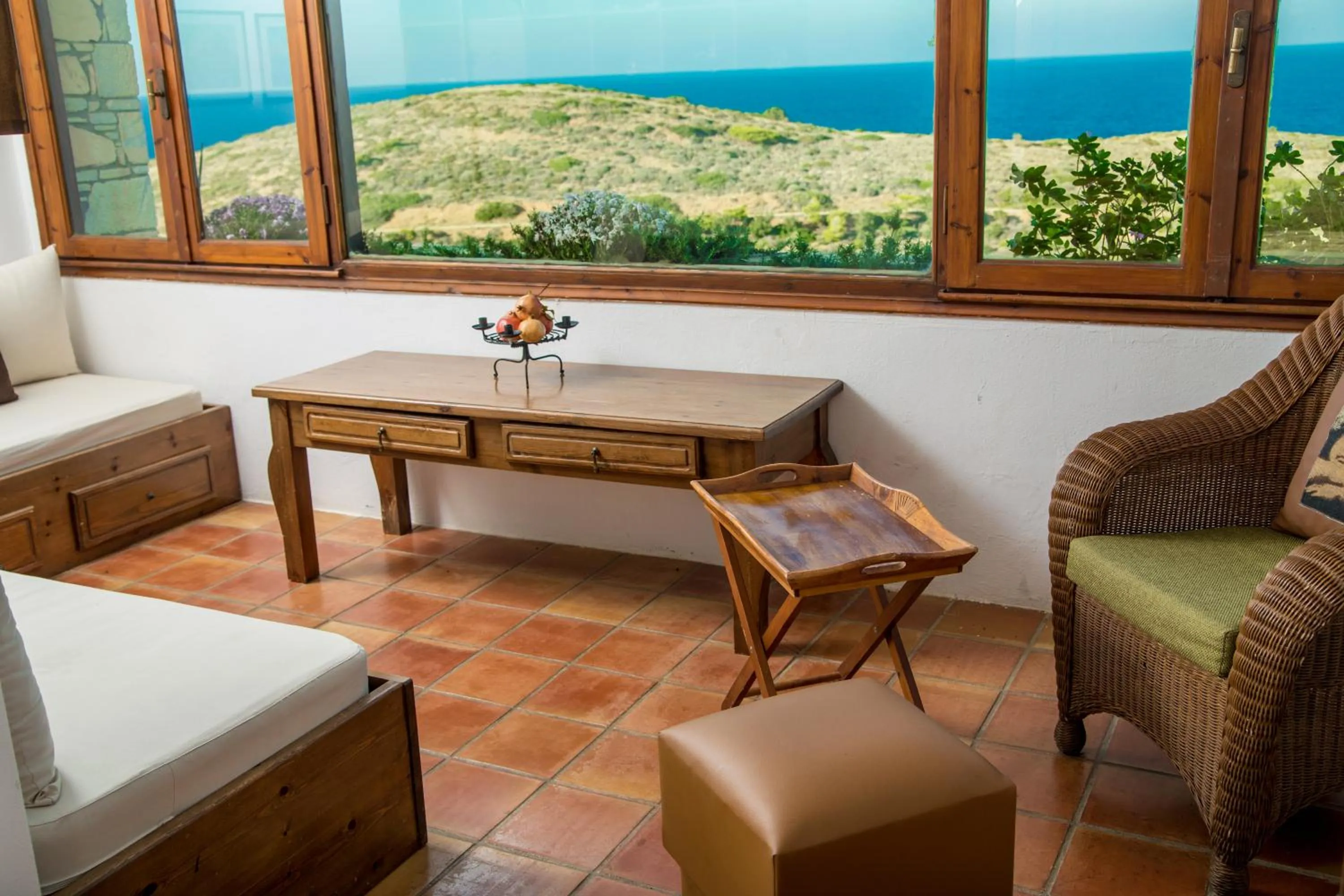 Seating area in Iliatoras