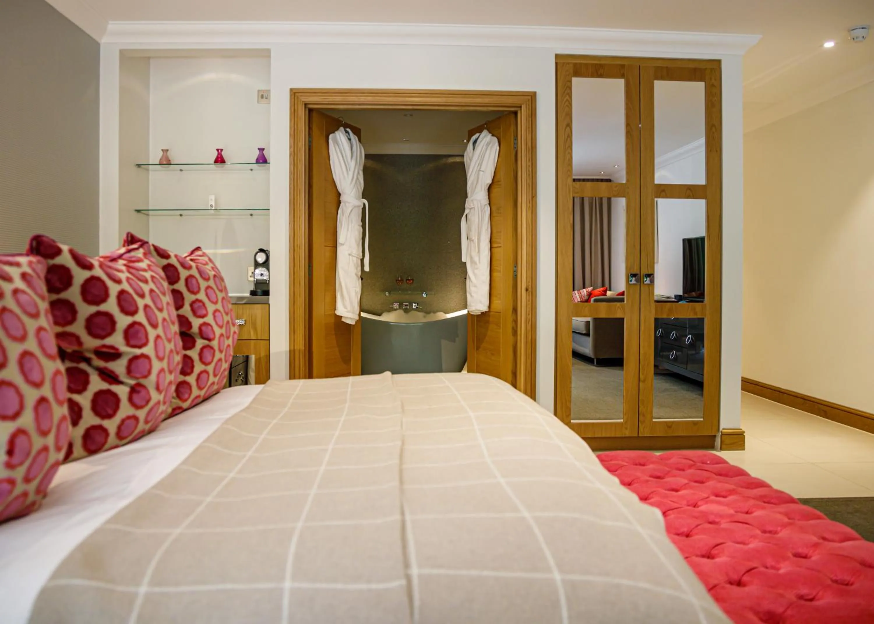 Bedroom, Bed in Alexander House Hotel & Utopia Spa