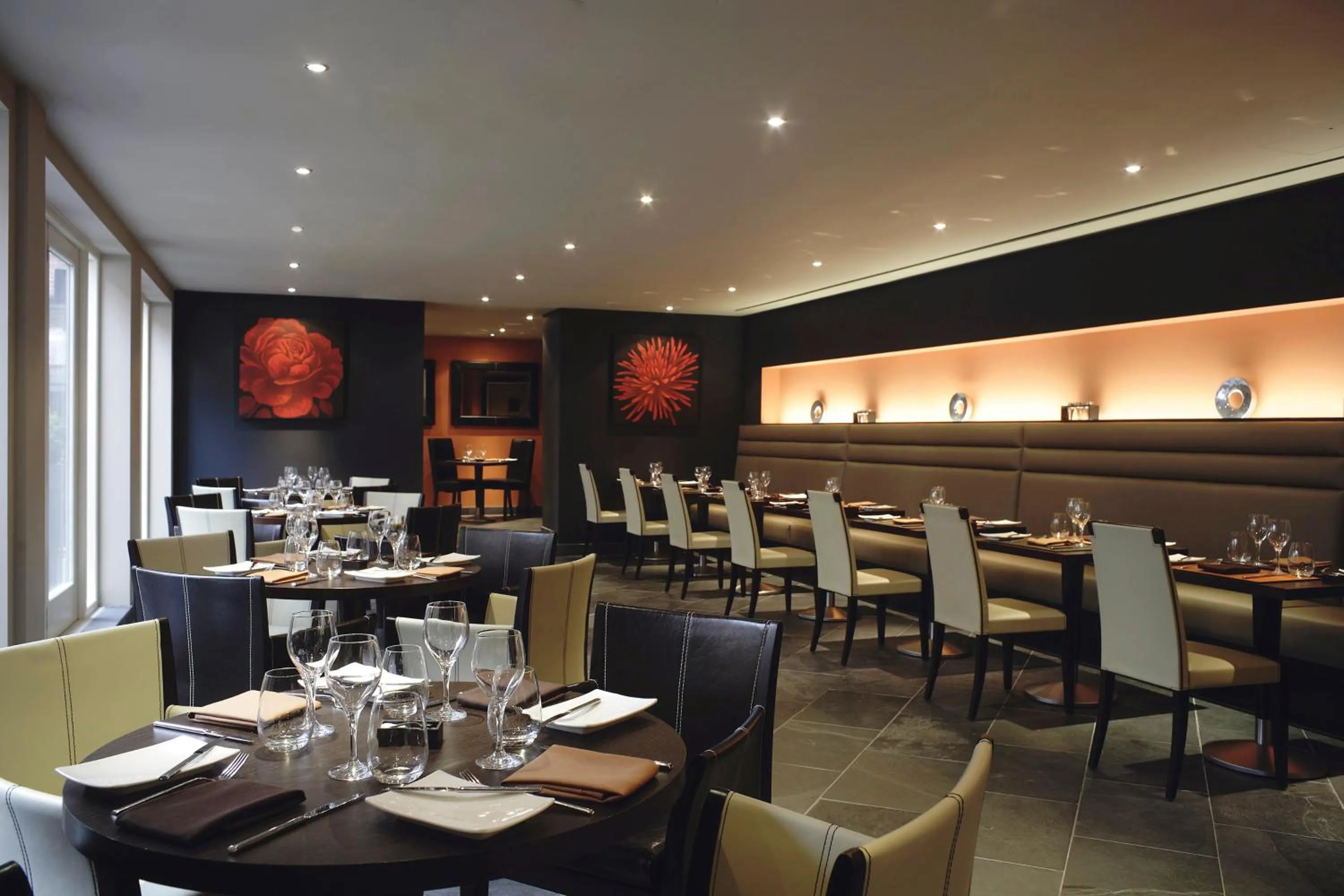 Restaurant/places to eat in Alexander House Hotel & Utopia Spa