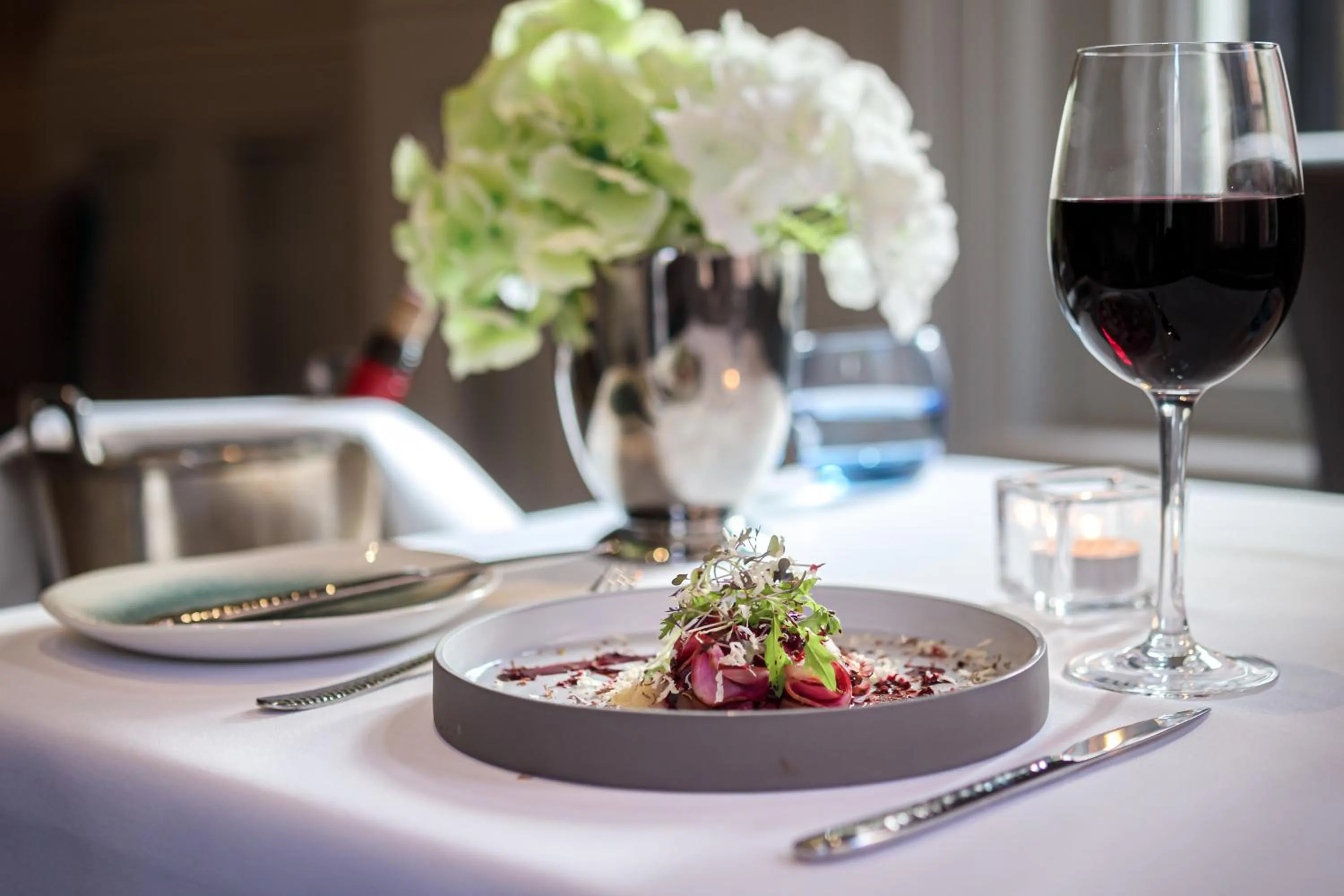 Restaurant/places to eat in Alexander House Hotel & Utopia Spa