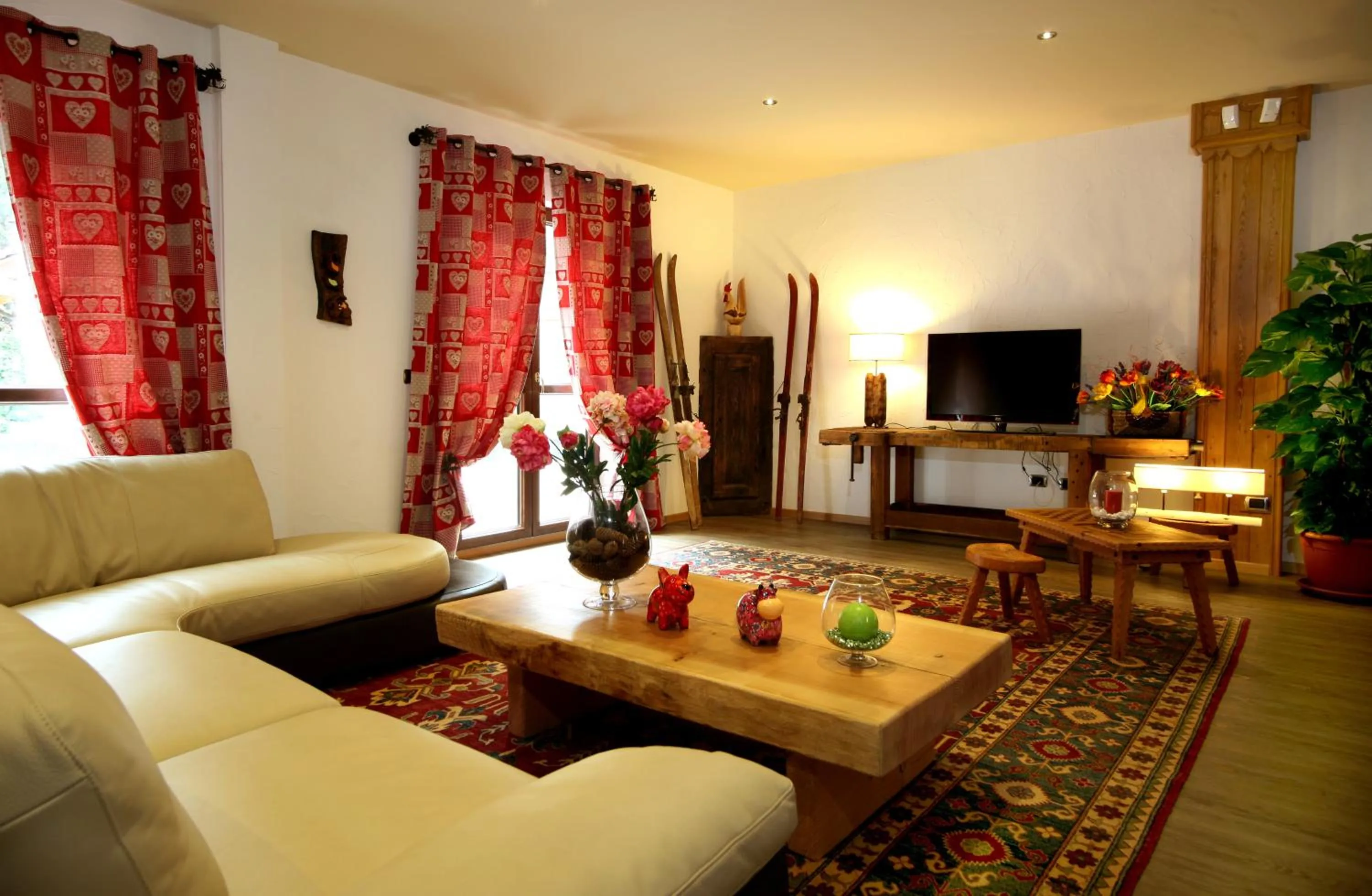 Communal lounge/ TV room in Hotel Boton D'Or & Wellness a La Thuile