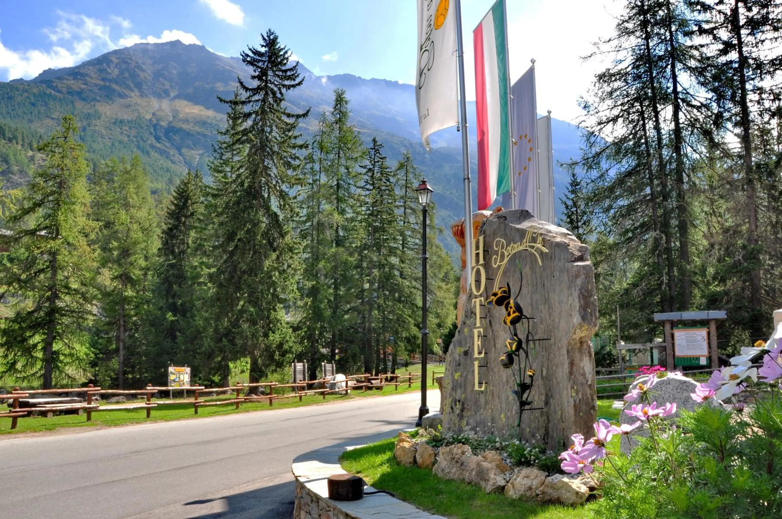 Nearby landmark in Hotel Boton D'Or & Wellness a La Thuile