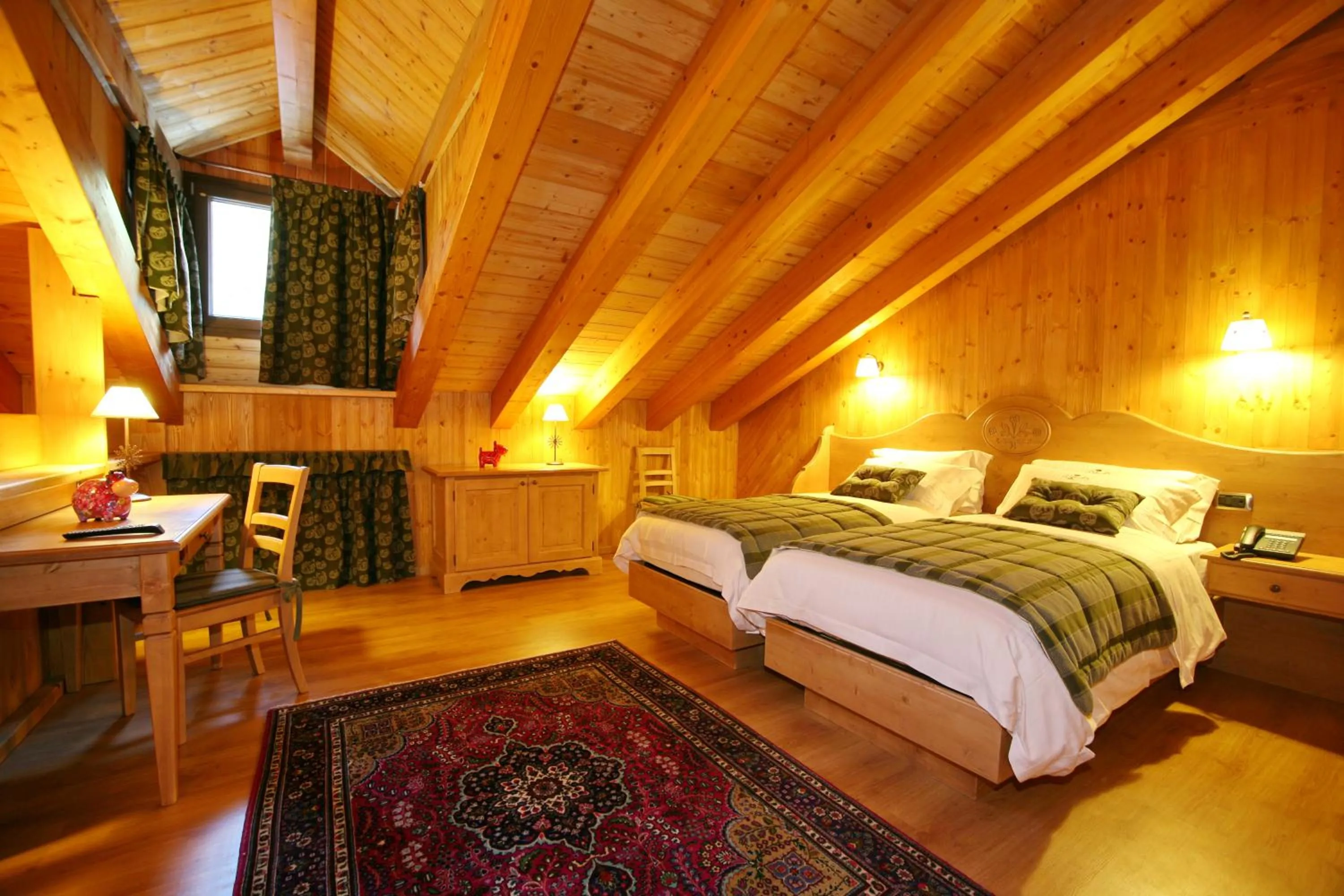 Photo of the whole room, Bed in Hotel Boton D'Or & Wellness a La Thuile