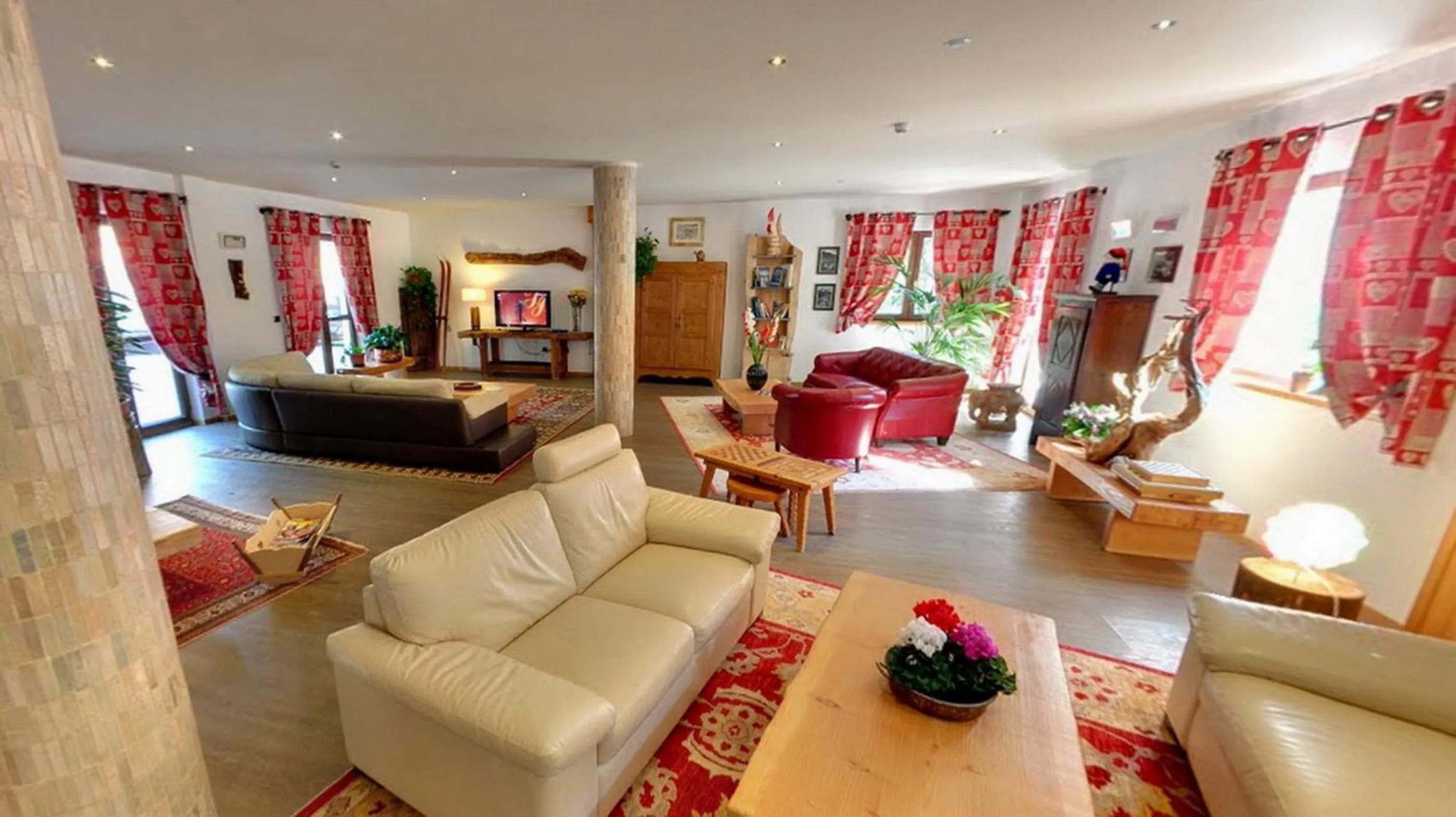 Communal lounge/ TV room in Hotel Boton D'Or & Wellness a La Thuile