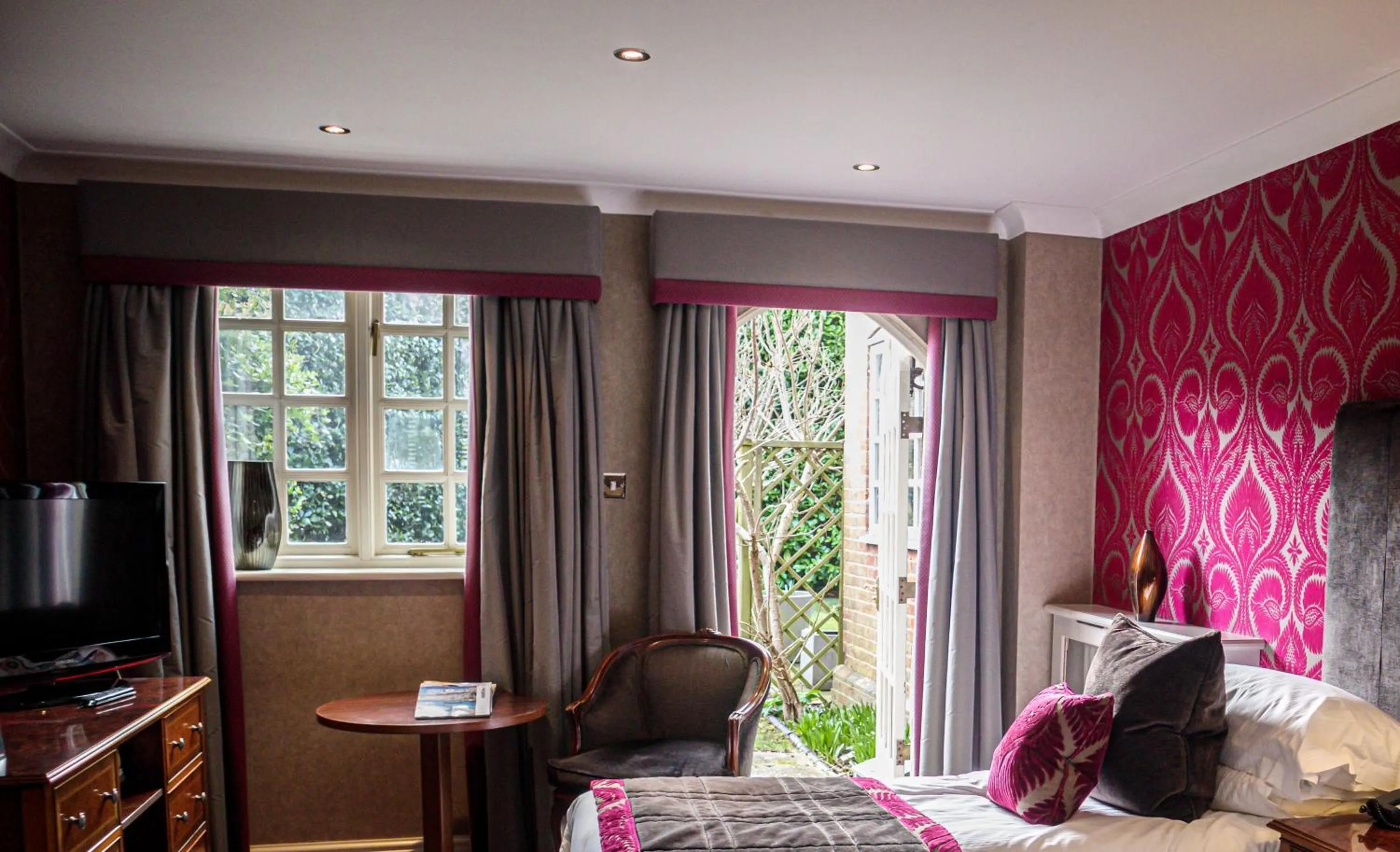 Spring, Bed in Langshott Manor - Luxury Hotel Gatwick