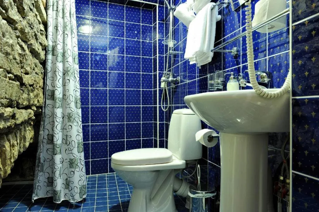 Shower in Gotthard Residents