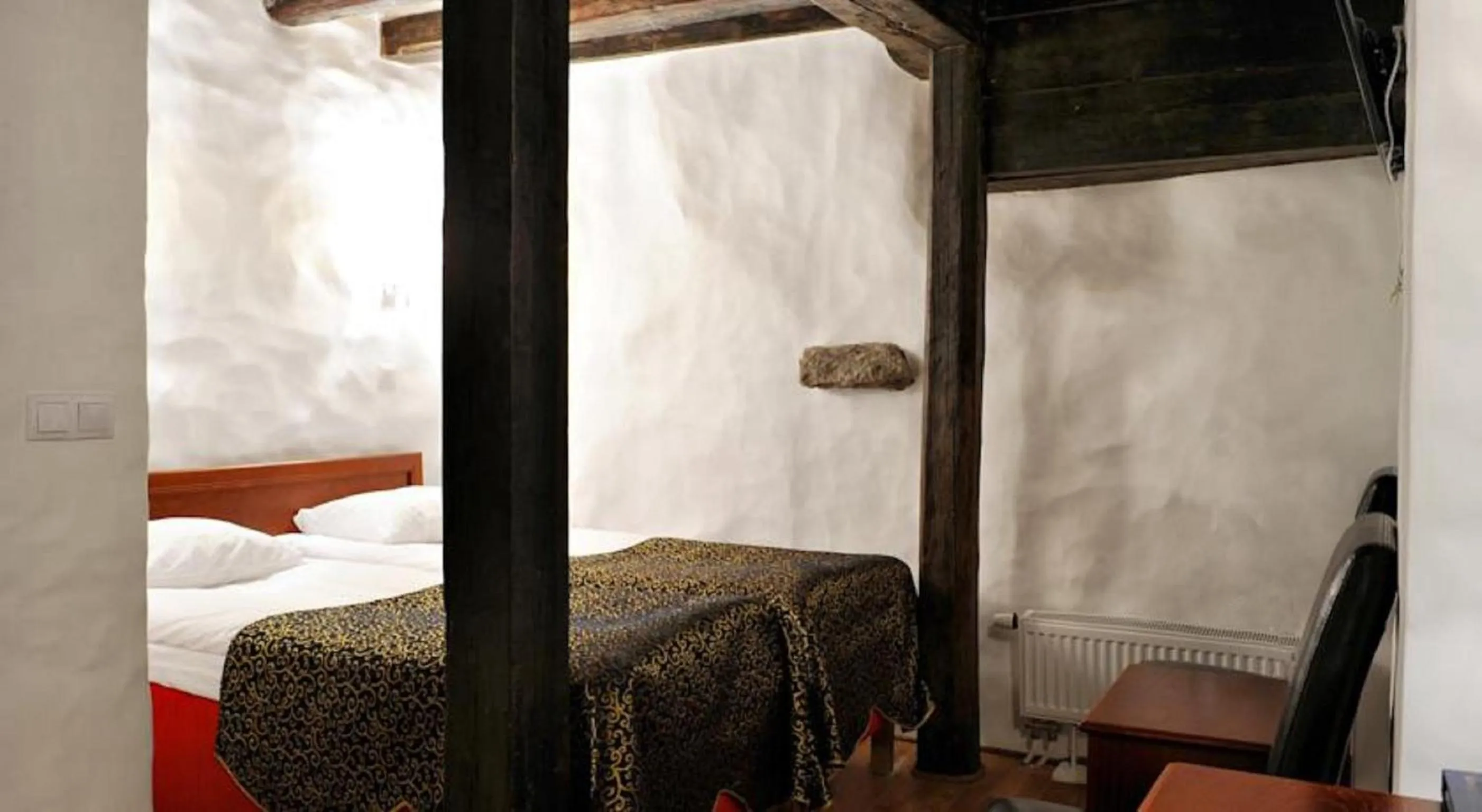 Photo of the whole room, Bed in Gotthard Residents