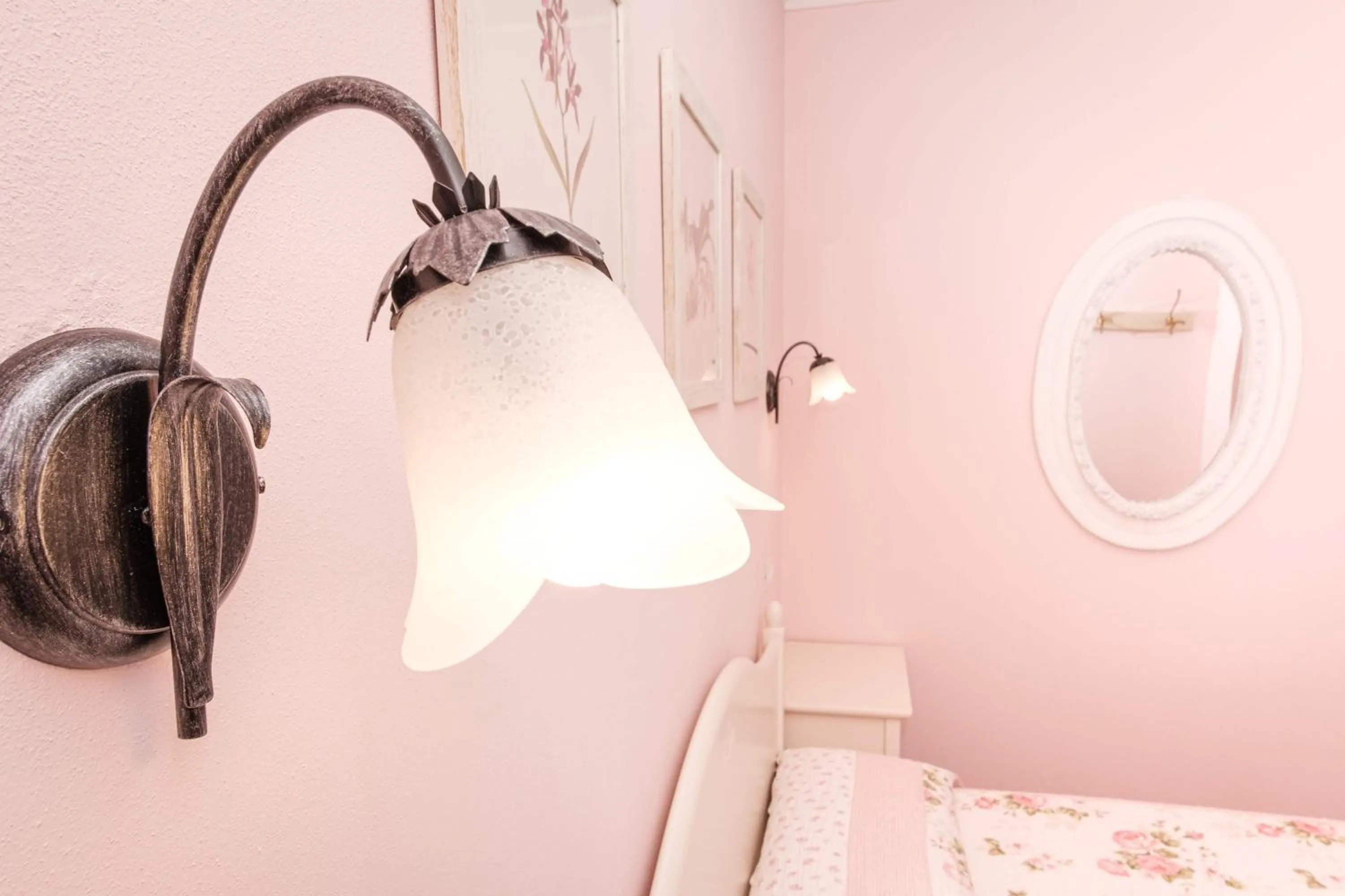 Decorative detail, Bed in B&B Casa Dolce Casa