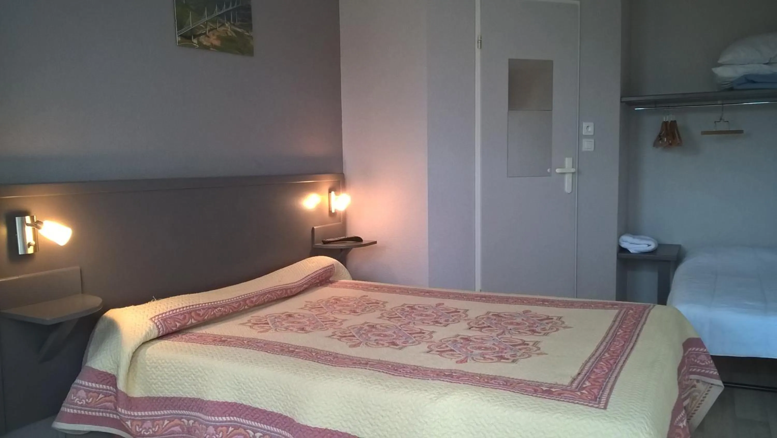 Photo of the whole room, Bed in Riv'Hotel