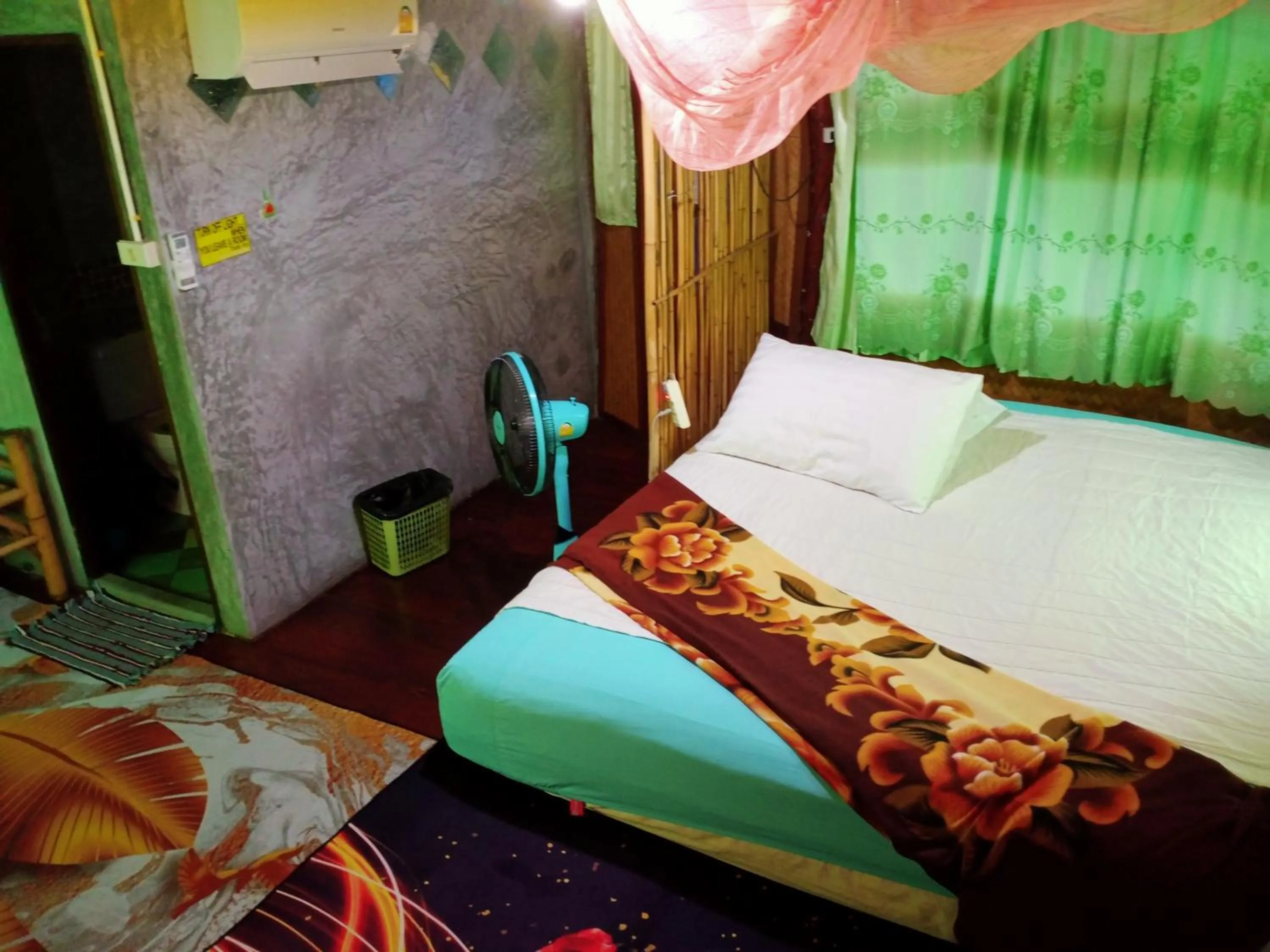 Bed in Comon Bungalow HaadChaoPhao