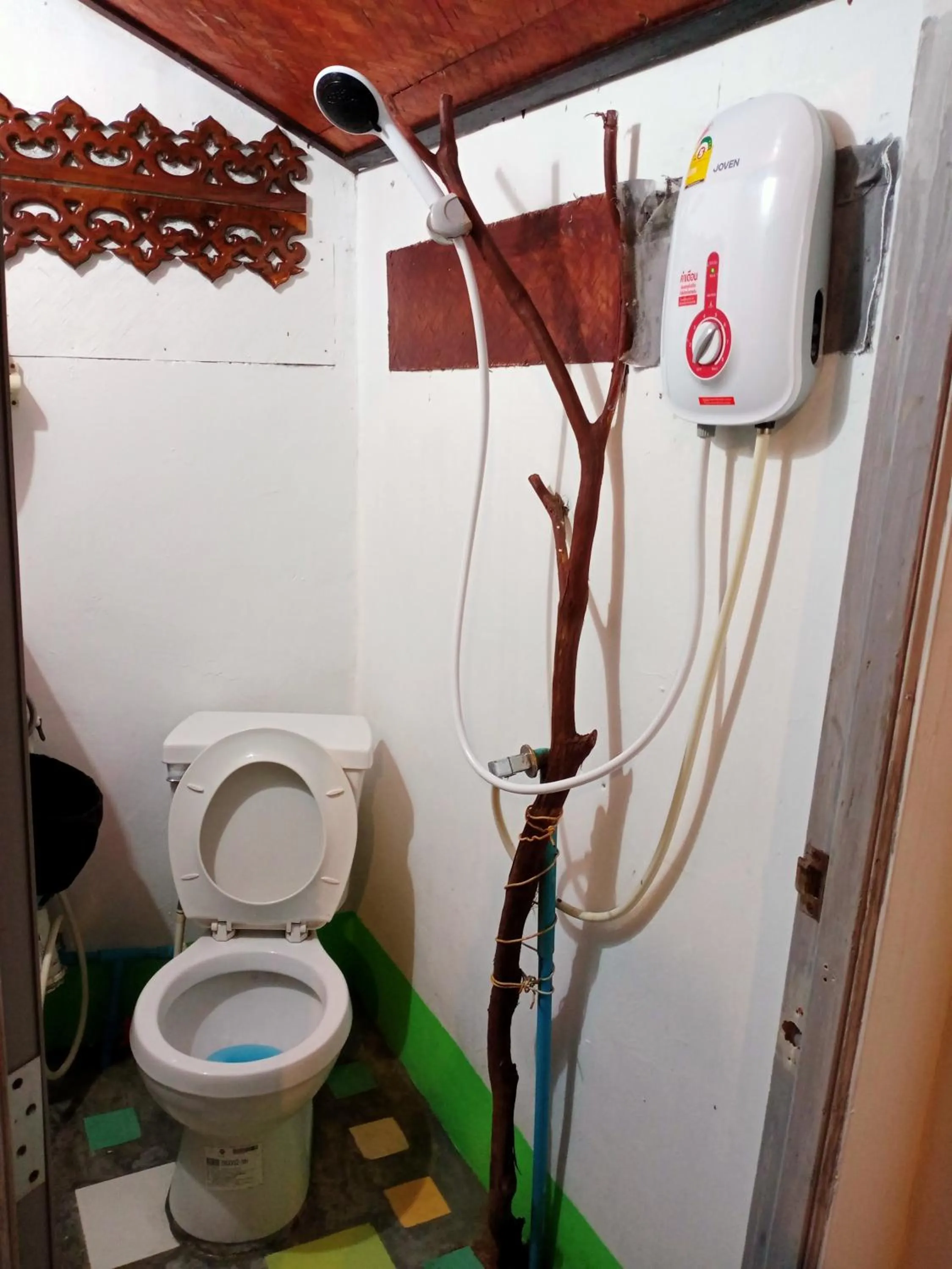Toilet in Comon Bungalow HaadChaoPhao