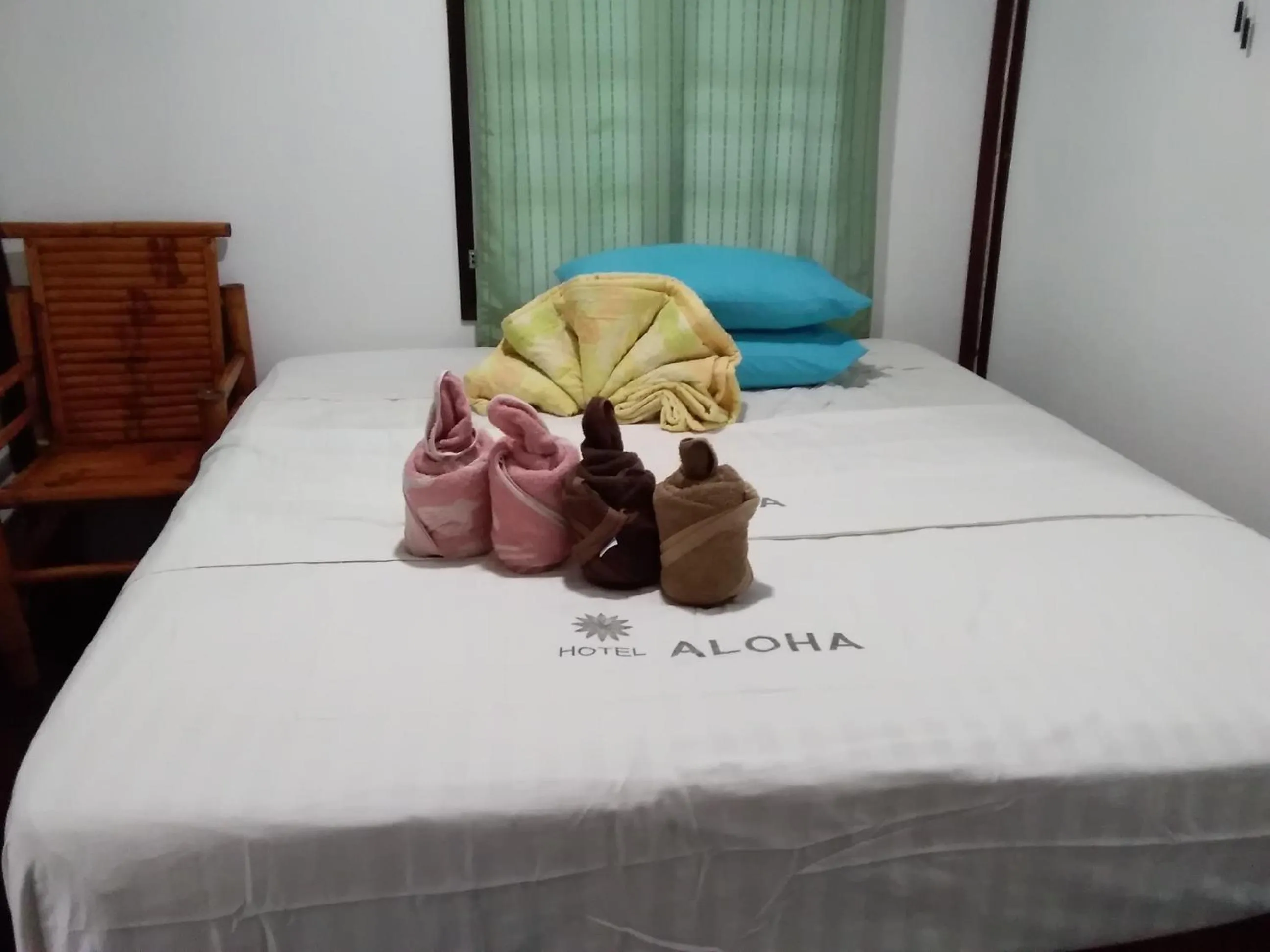 Bed in Comon Bungalow HaadChaoPhao